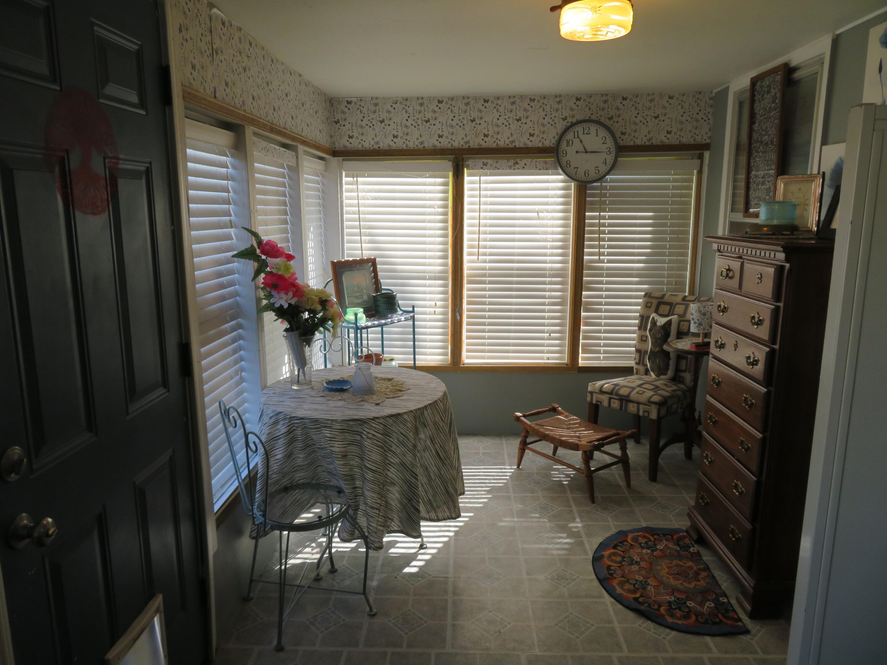 200 East Lee Street Property Photo 28