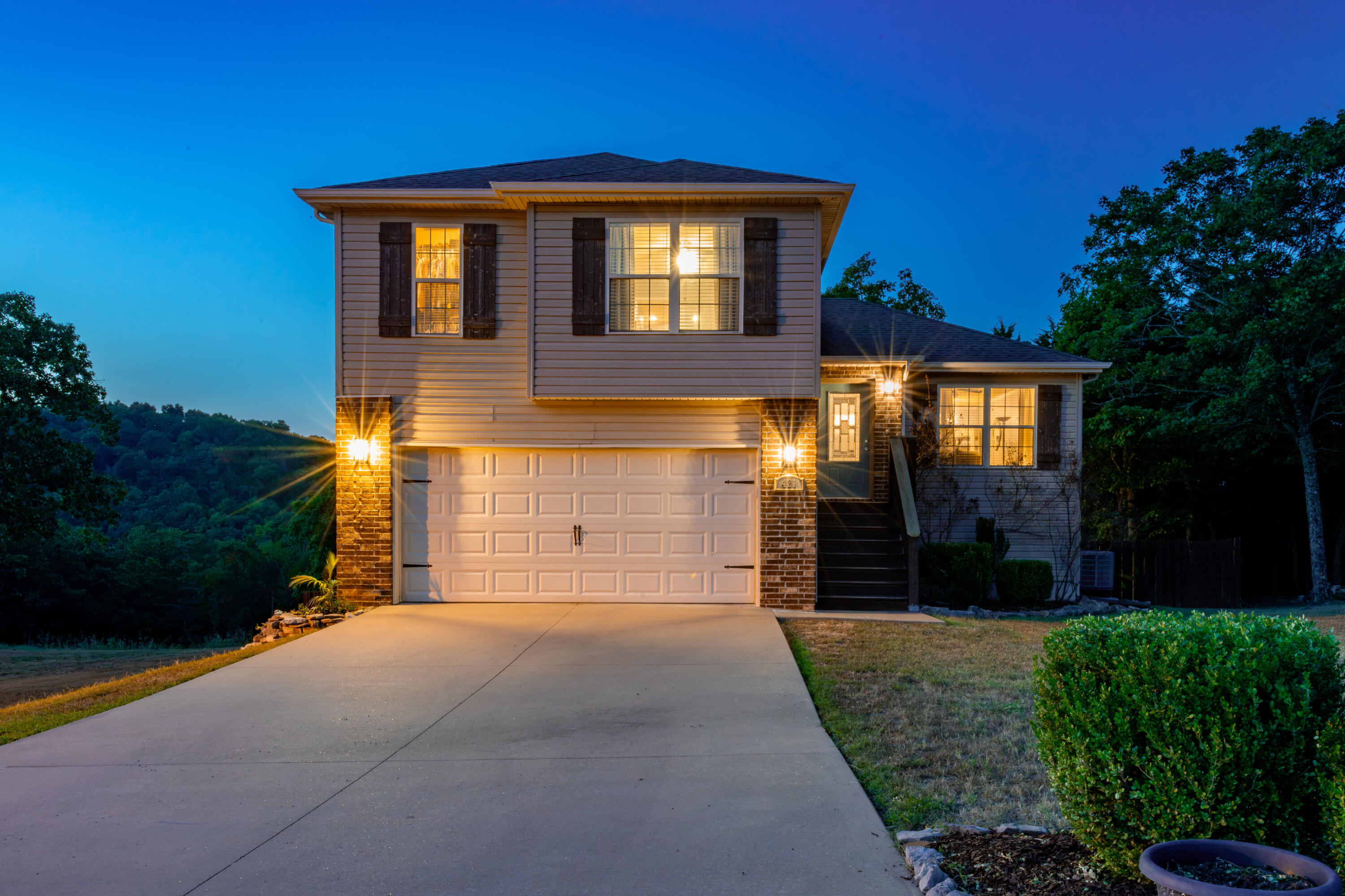 421 Highpoints Ridge Property Photo 3