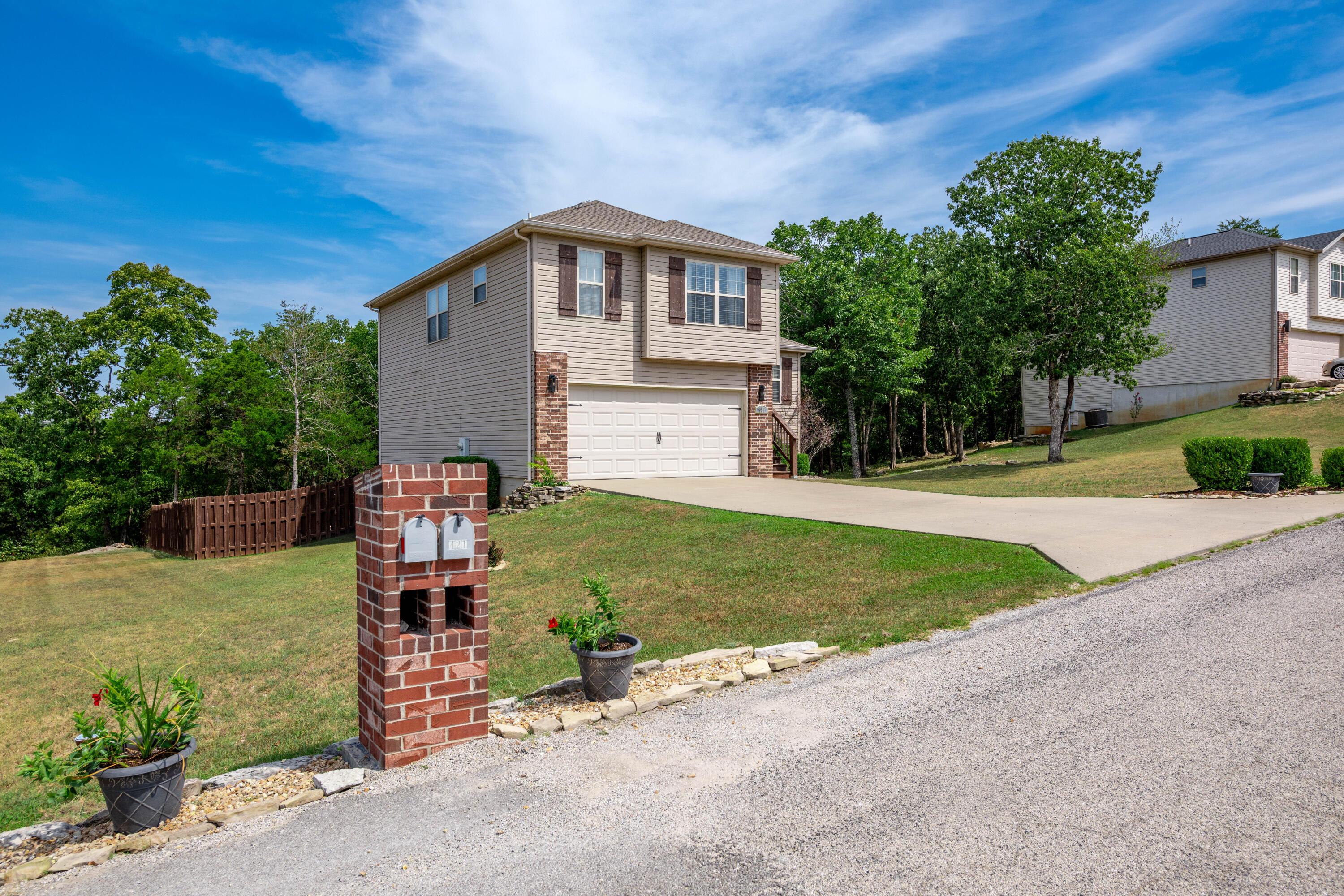 421 Highpoints Ridge Property Photo 4