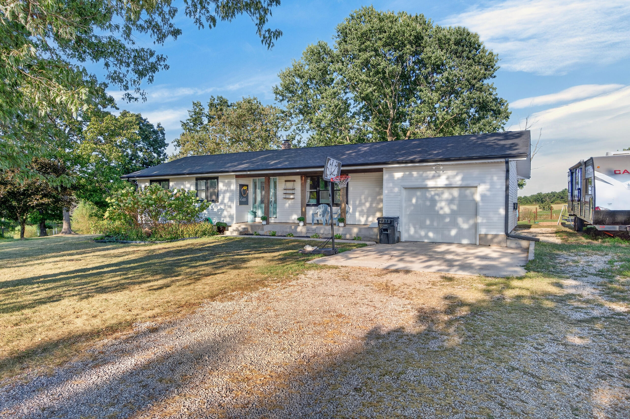 1938 Dark Valley Road Property Photo 2