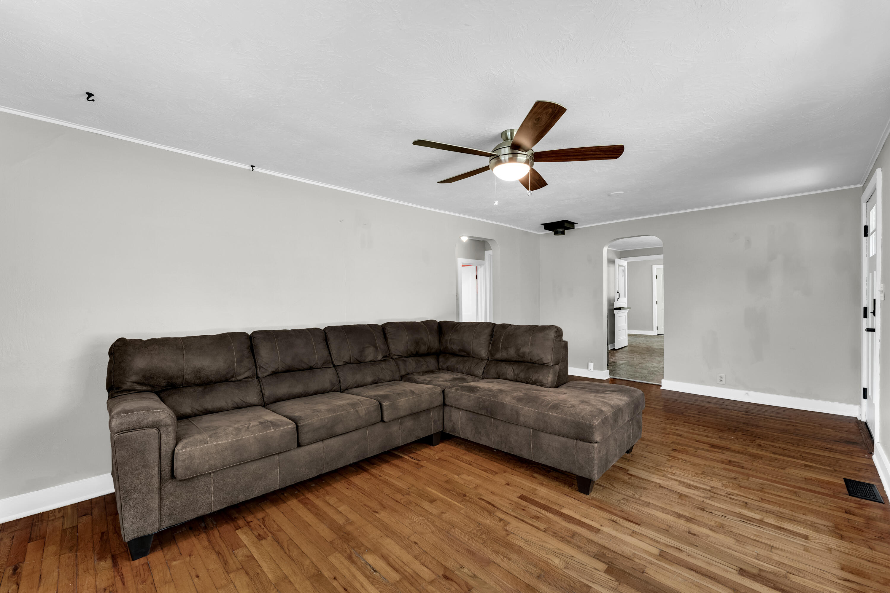 106 East Mount Vernon Road Property Photo 8