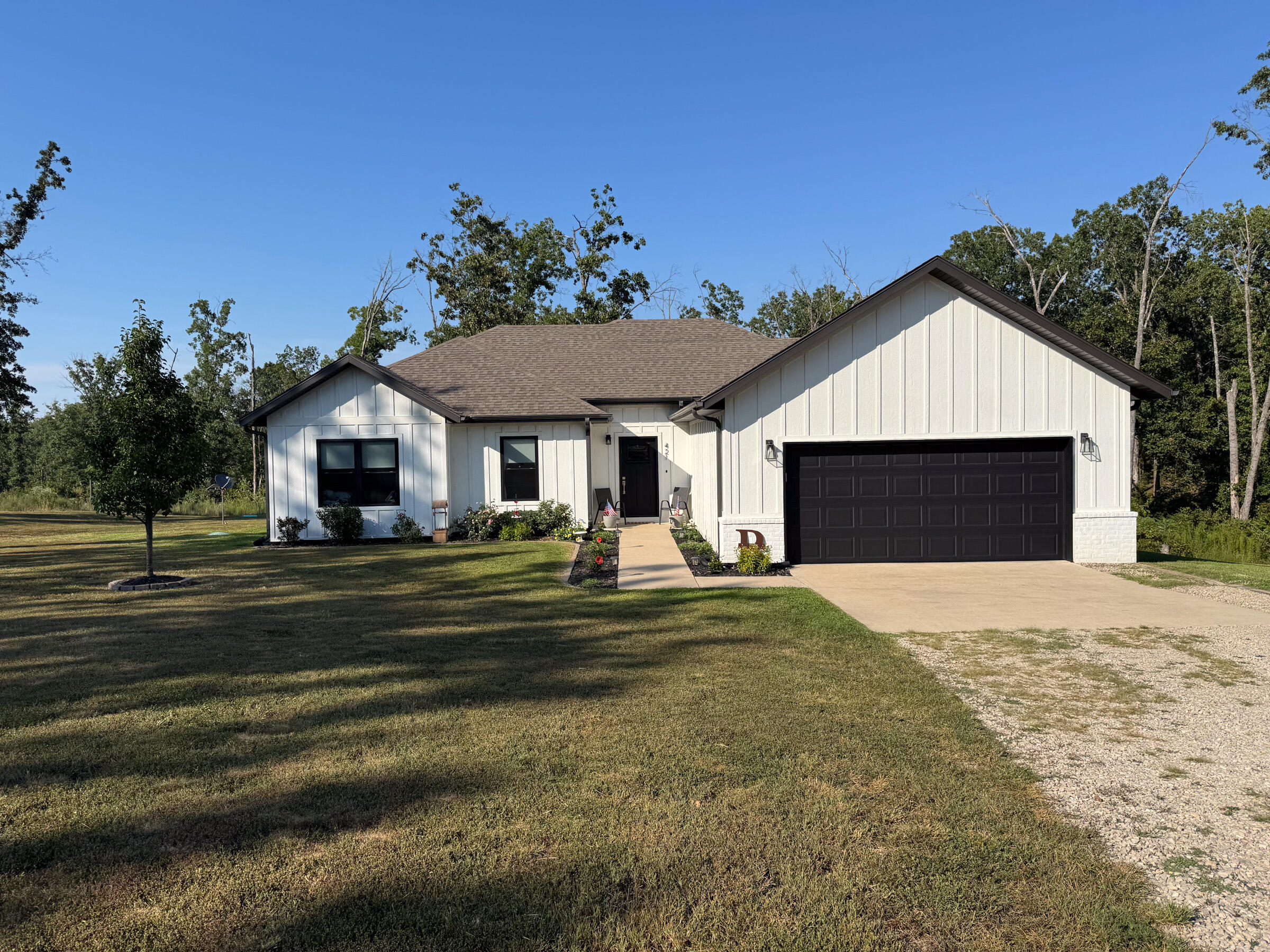 421 Ira Drive Property Photo 1
