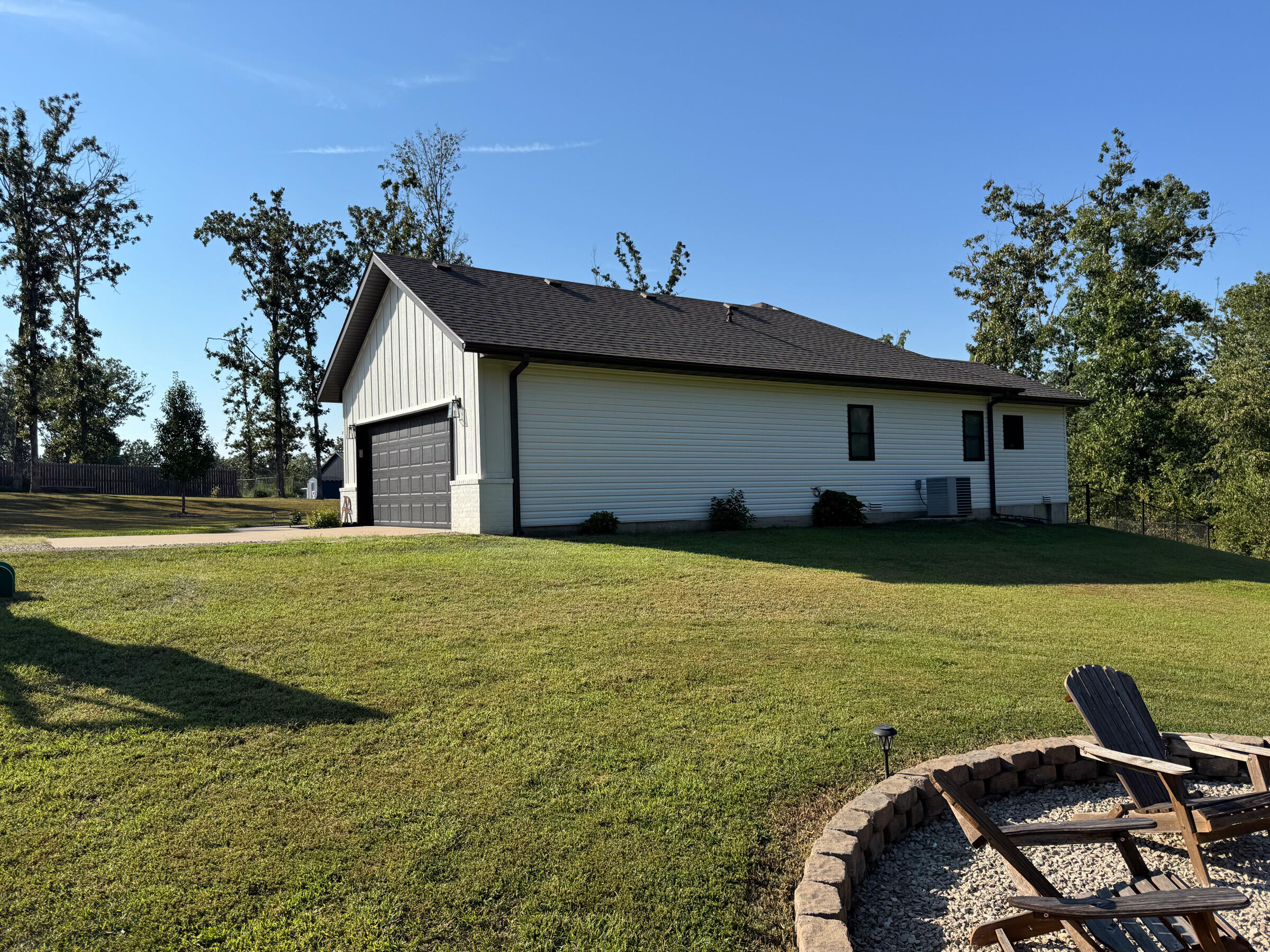 421 Ira Drive Property Photo 3
