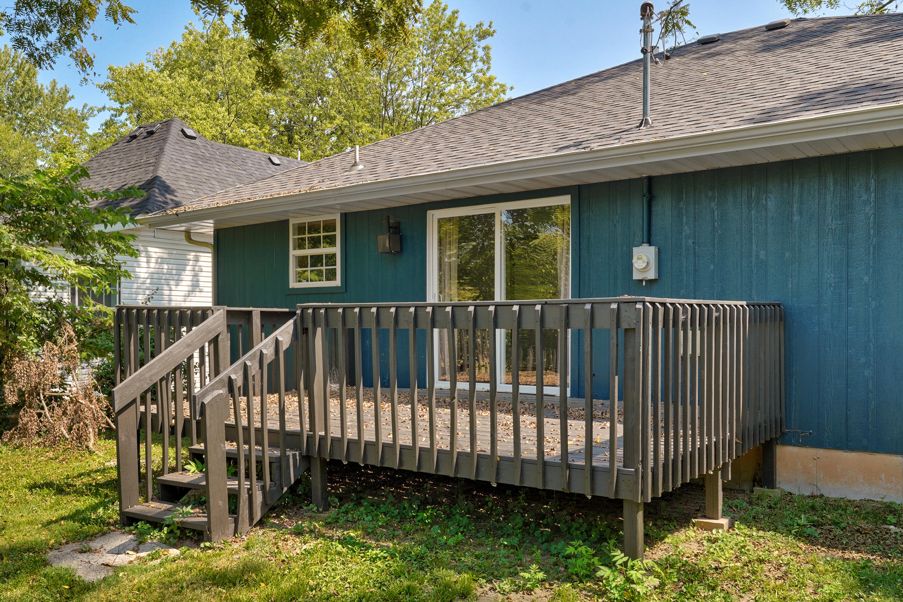2015 North Benton Avenue Property Photo 6