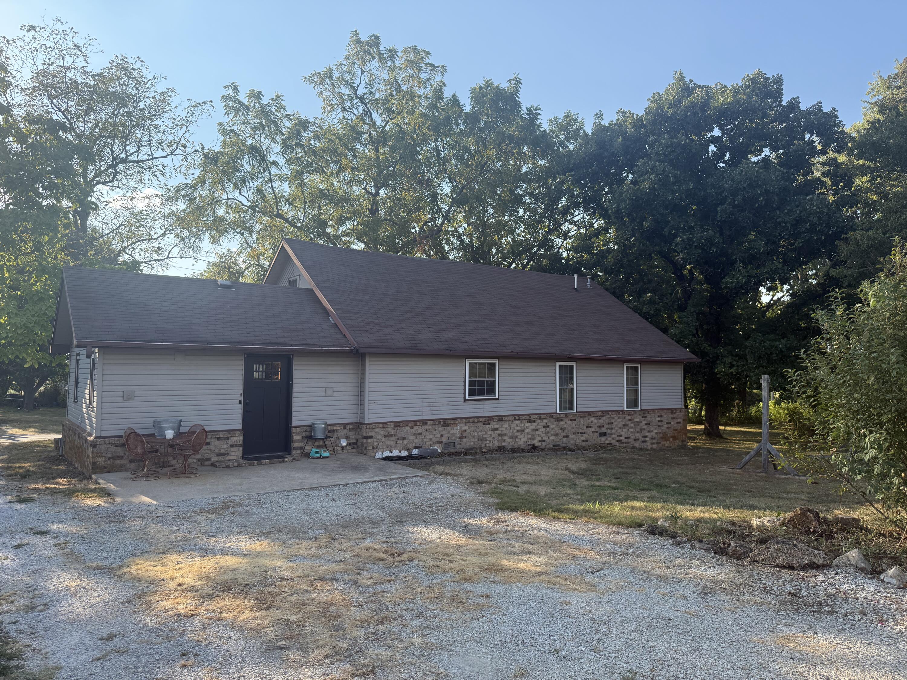 1964 Morris Road Property Photo 3