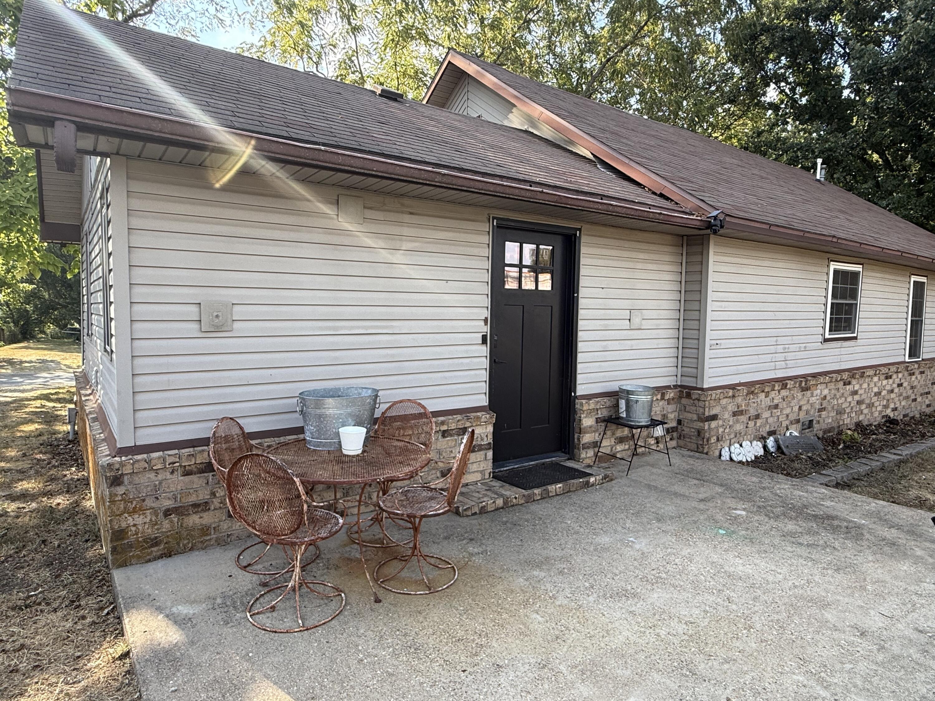 1964 Morris Road Property Photo 5