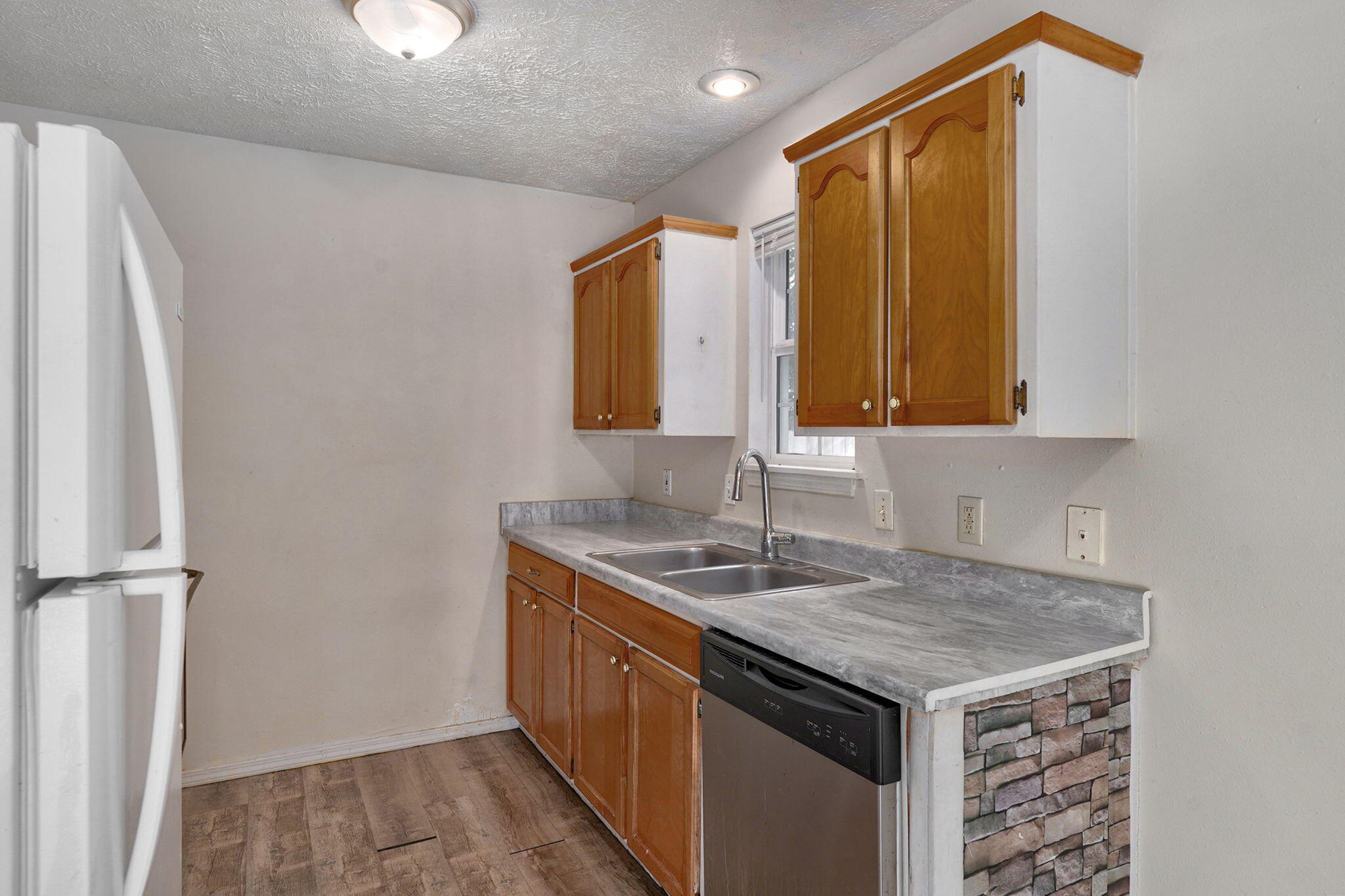 322 North Westport Avenue Property Photo 6