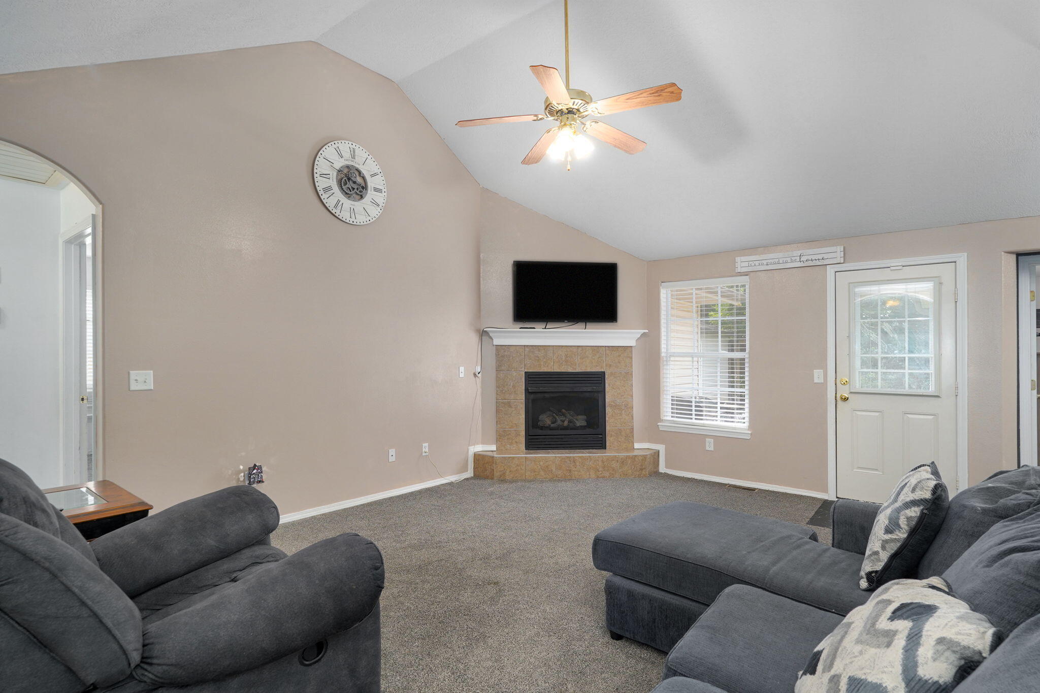 419 North Butternut Avenue Property Photo 5