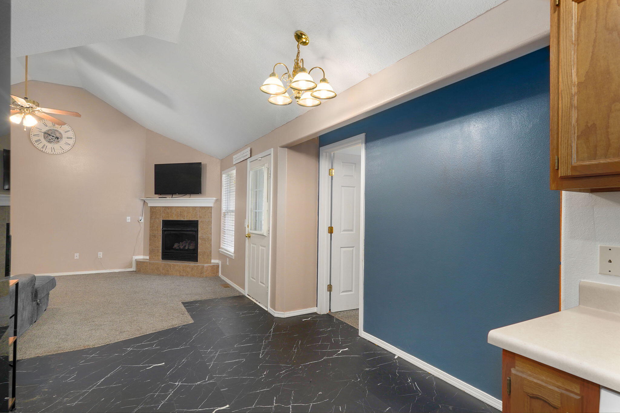 419 North Butternut Avenue Property Photo 8