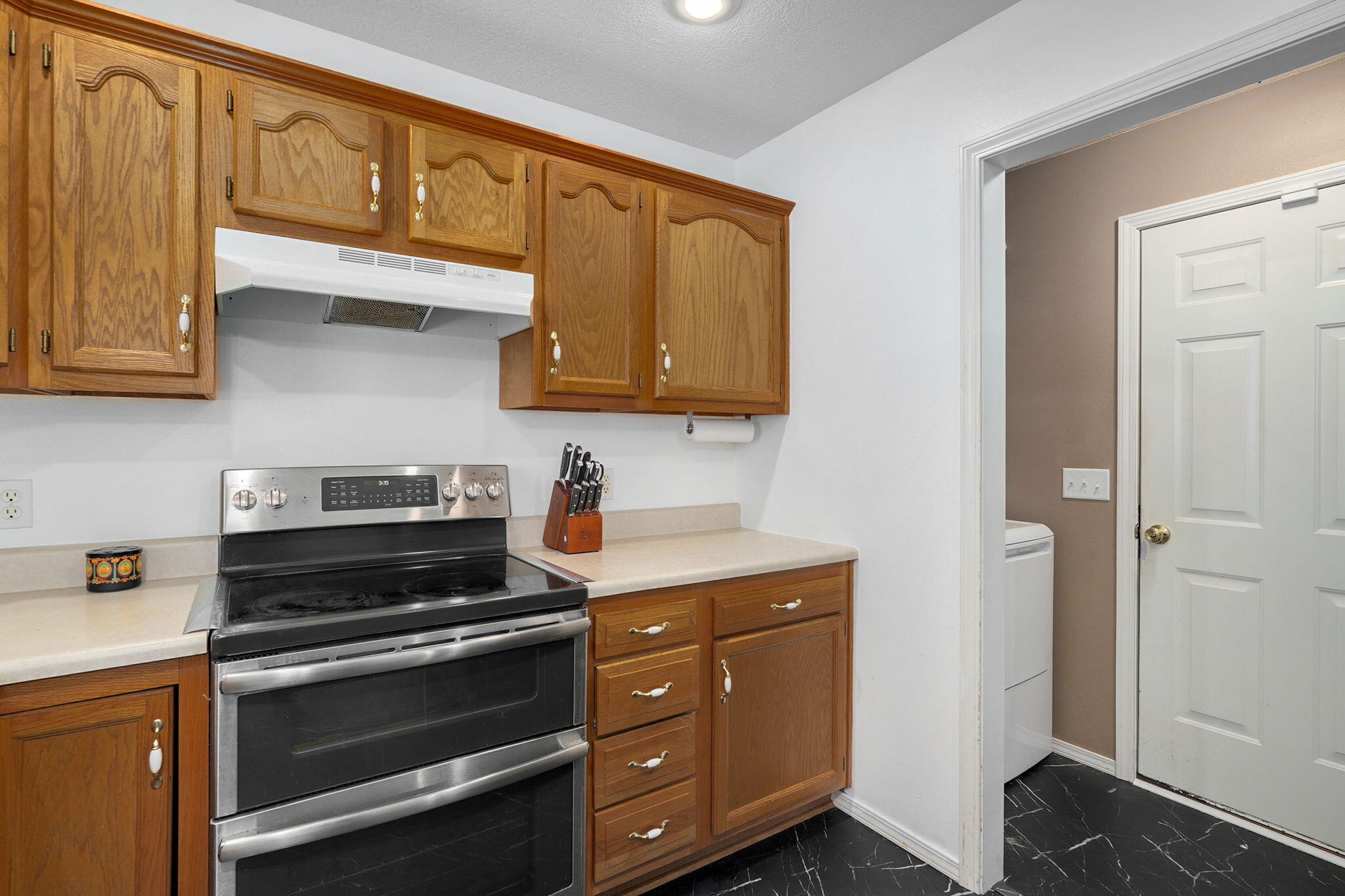 419 North Butternut Avenue Property Photo 12