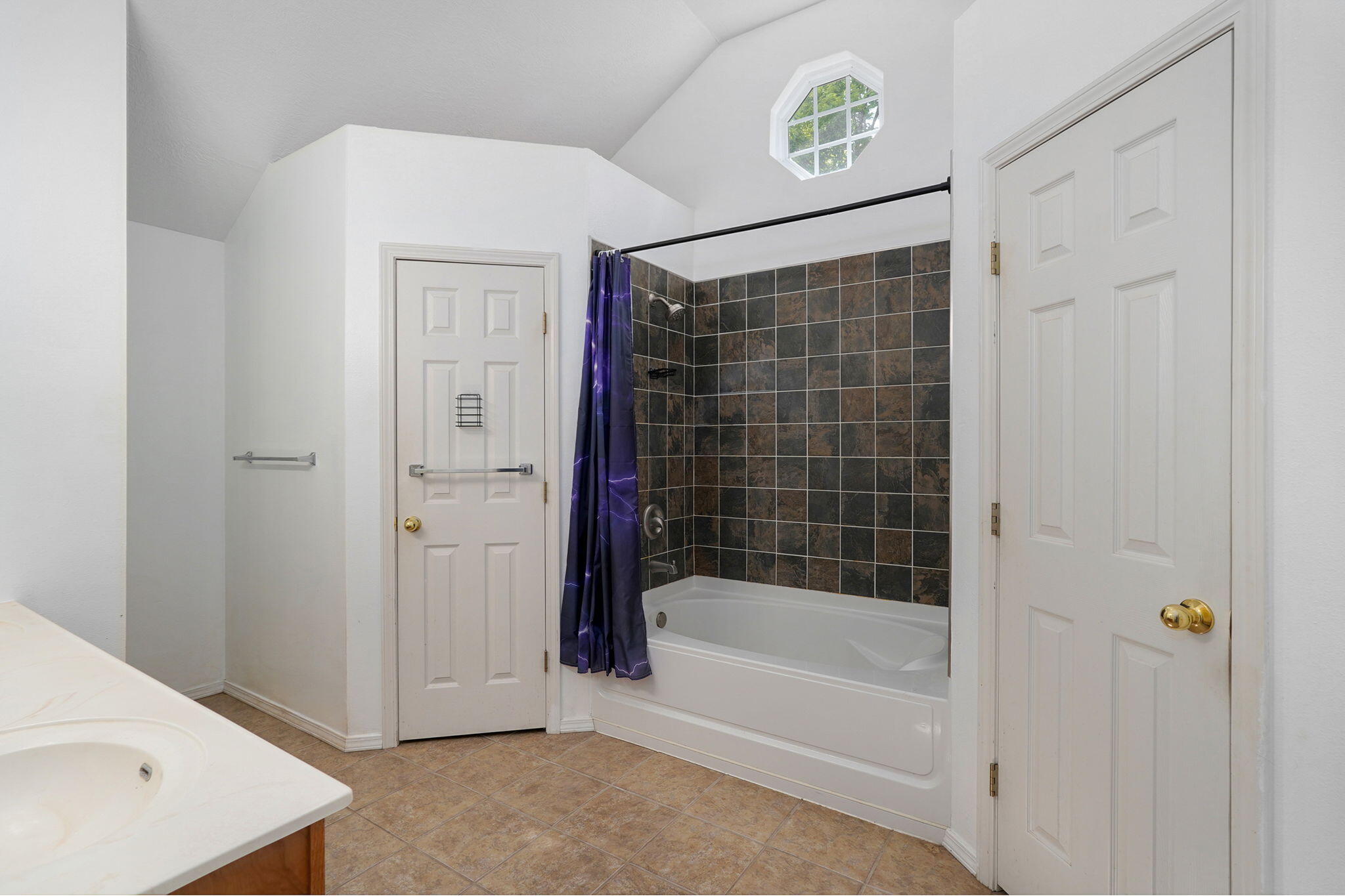 419 North Butternut Avenue Property Photo 15