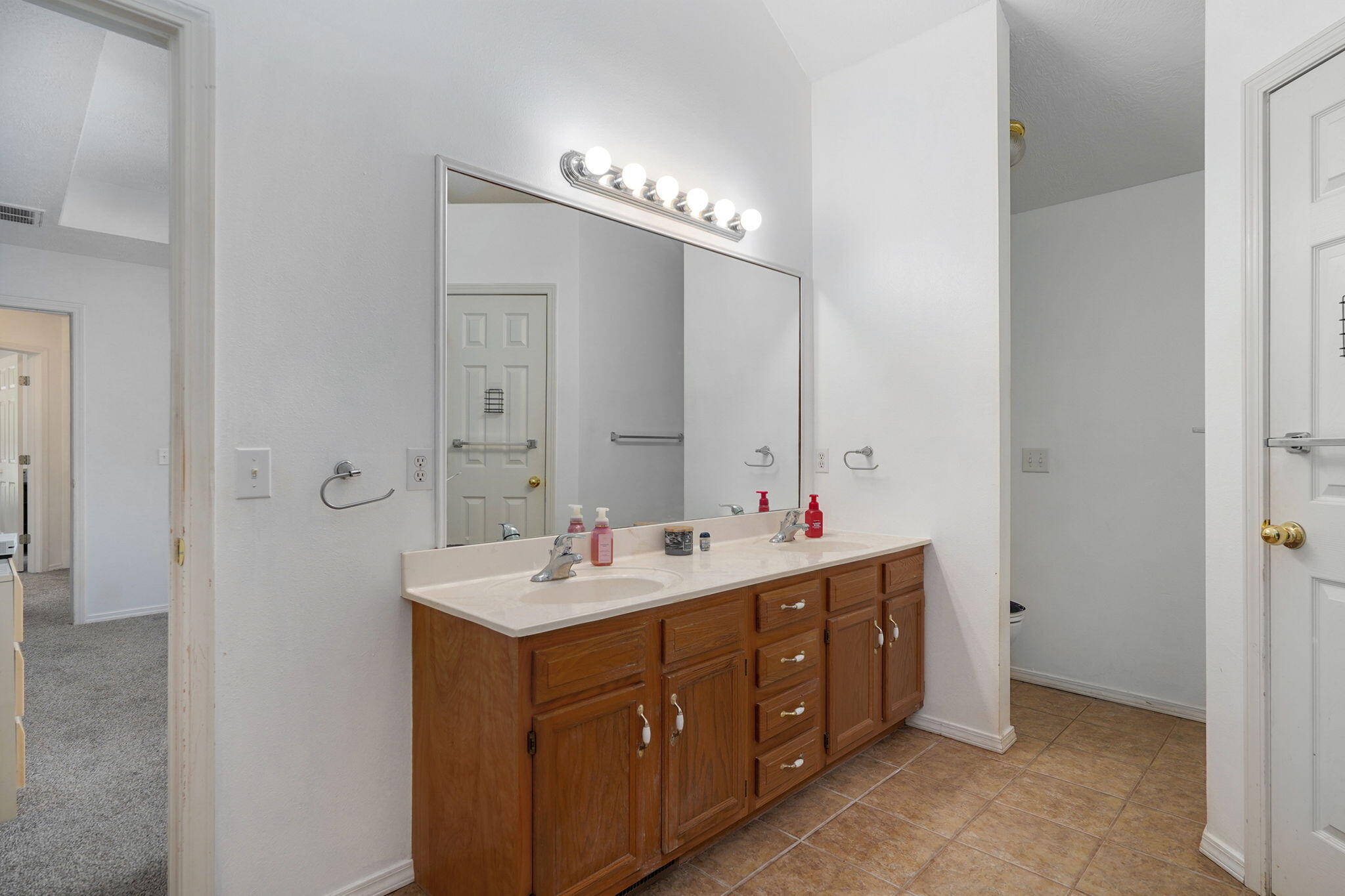 419 North Butternut Avenue Property Photo 16