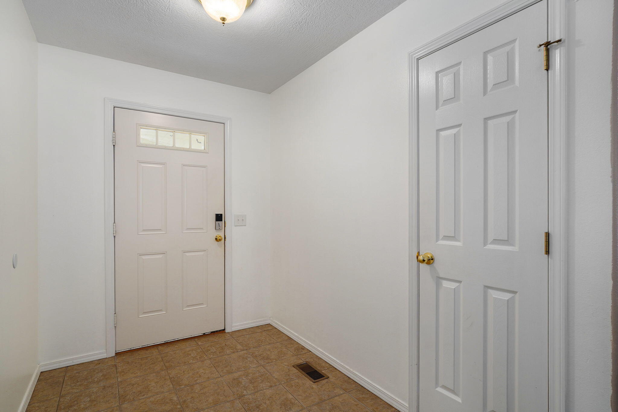 419 North Butternut Avenue Property Photo 18