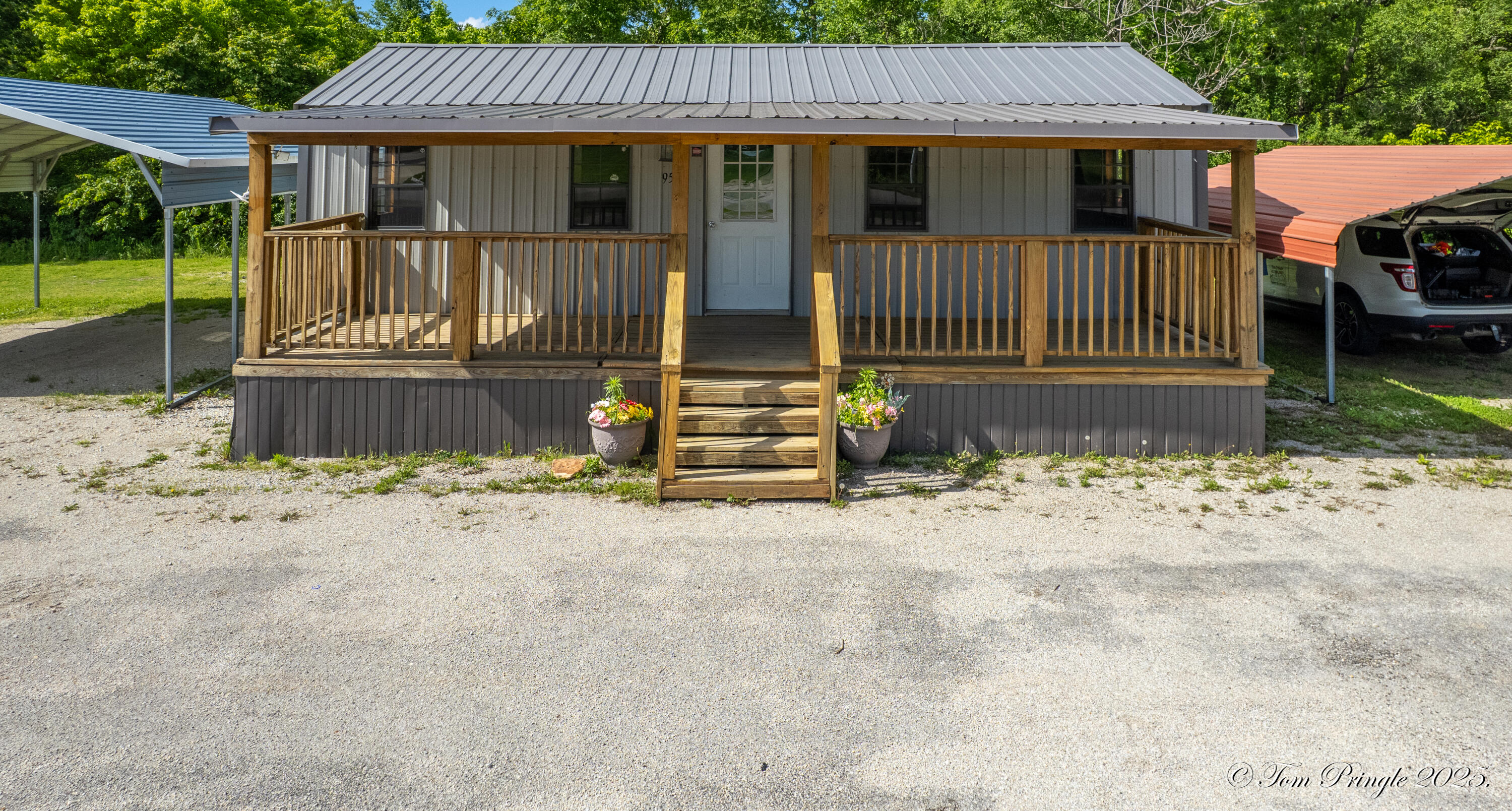 959 Preacher Roe Boulevard Property Photo 2