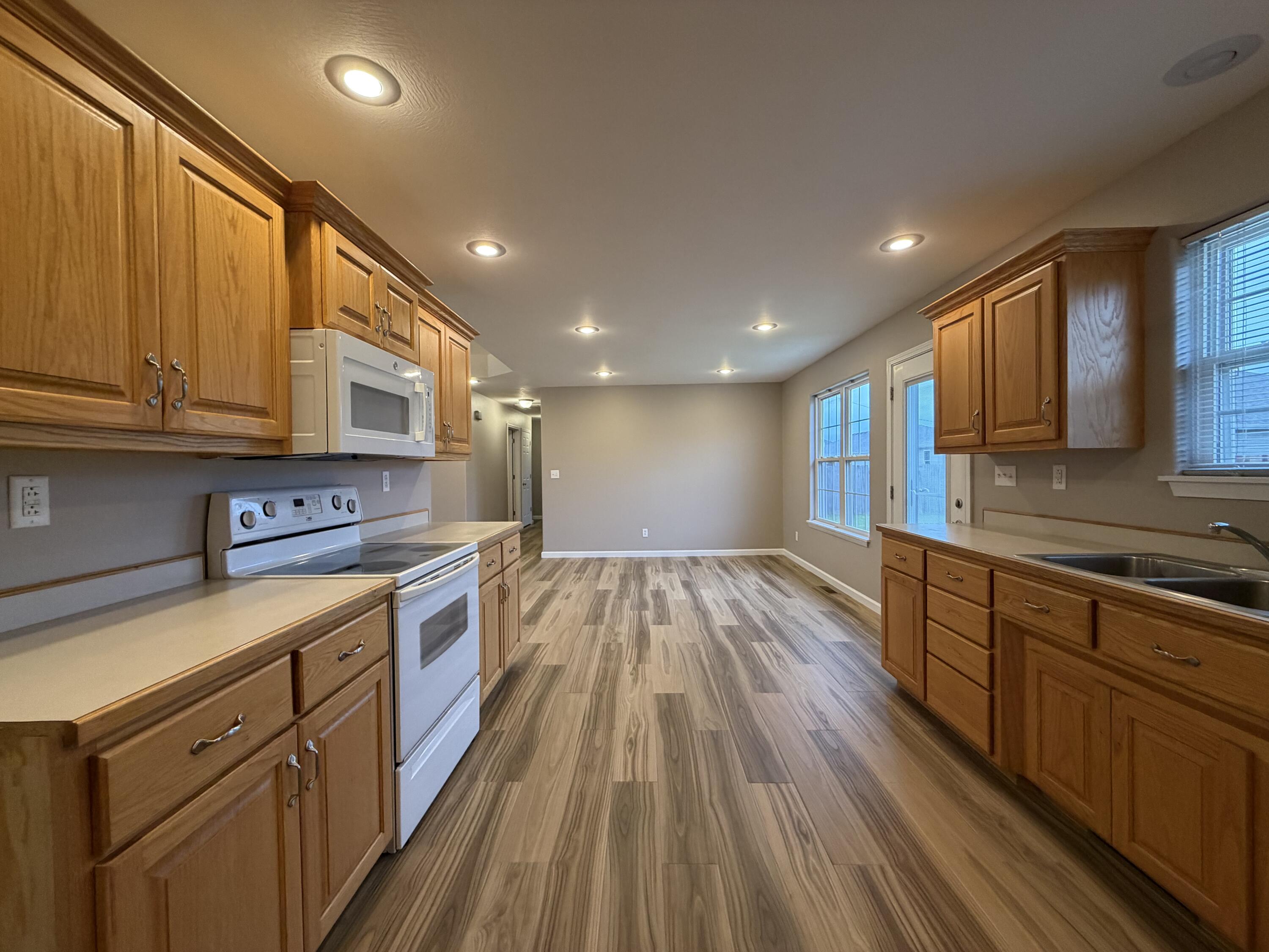 820 West Stewart Street Property Photo 13