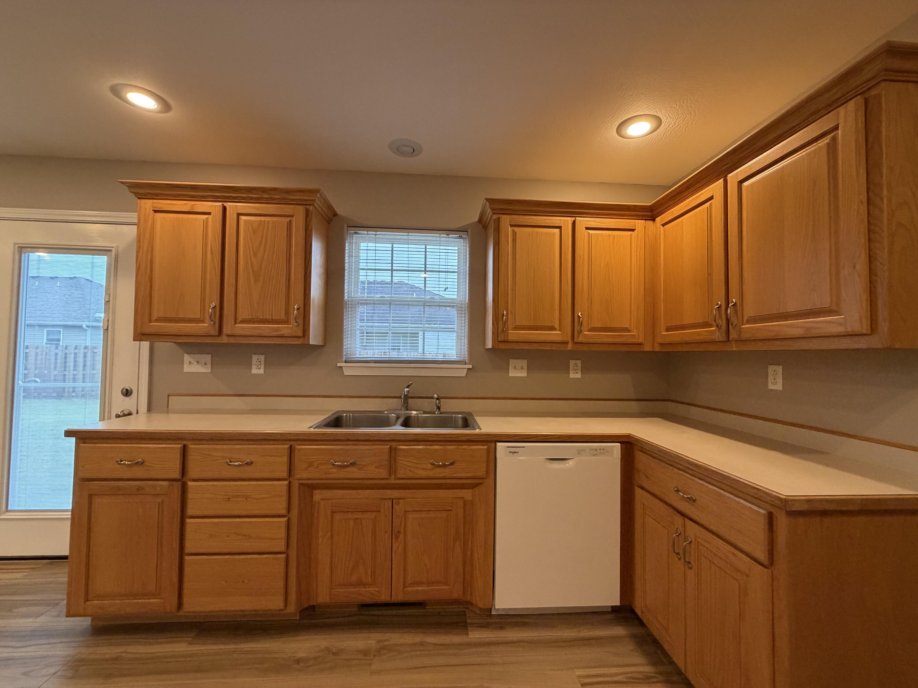 820 West Stewart Street Property Photo 14