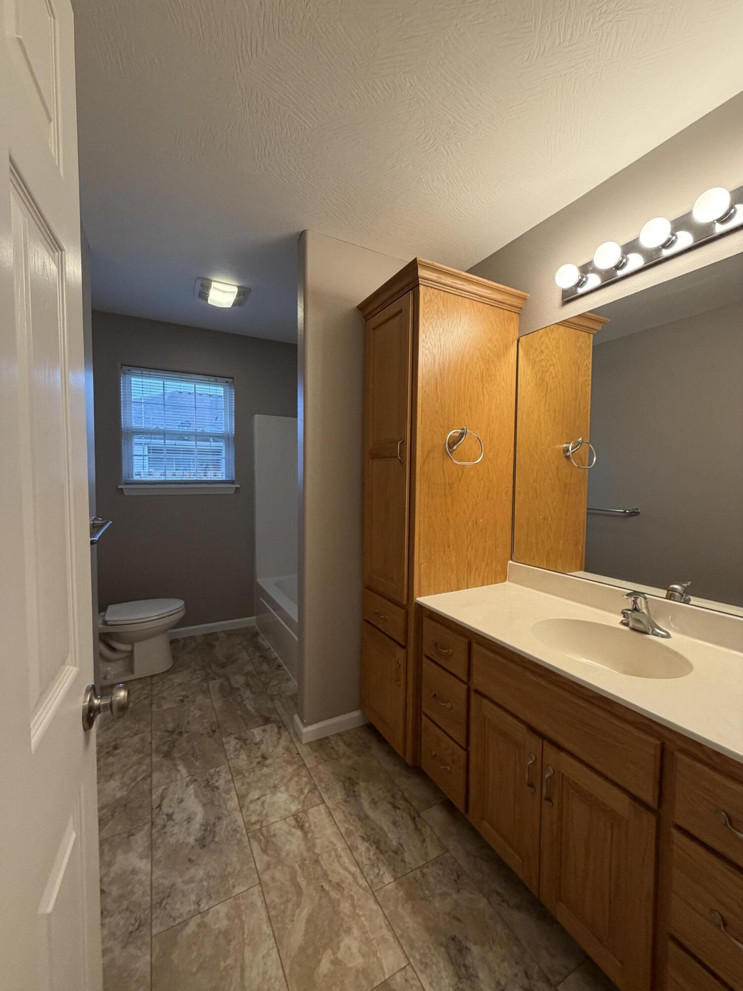 820 West Stewart Street Property Photo 39
