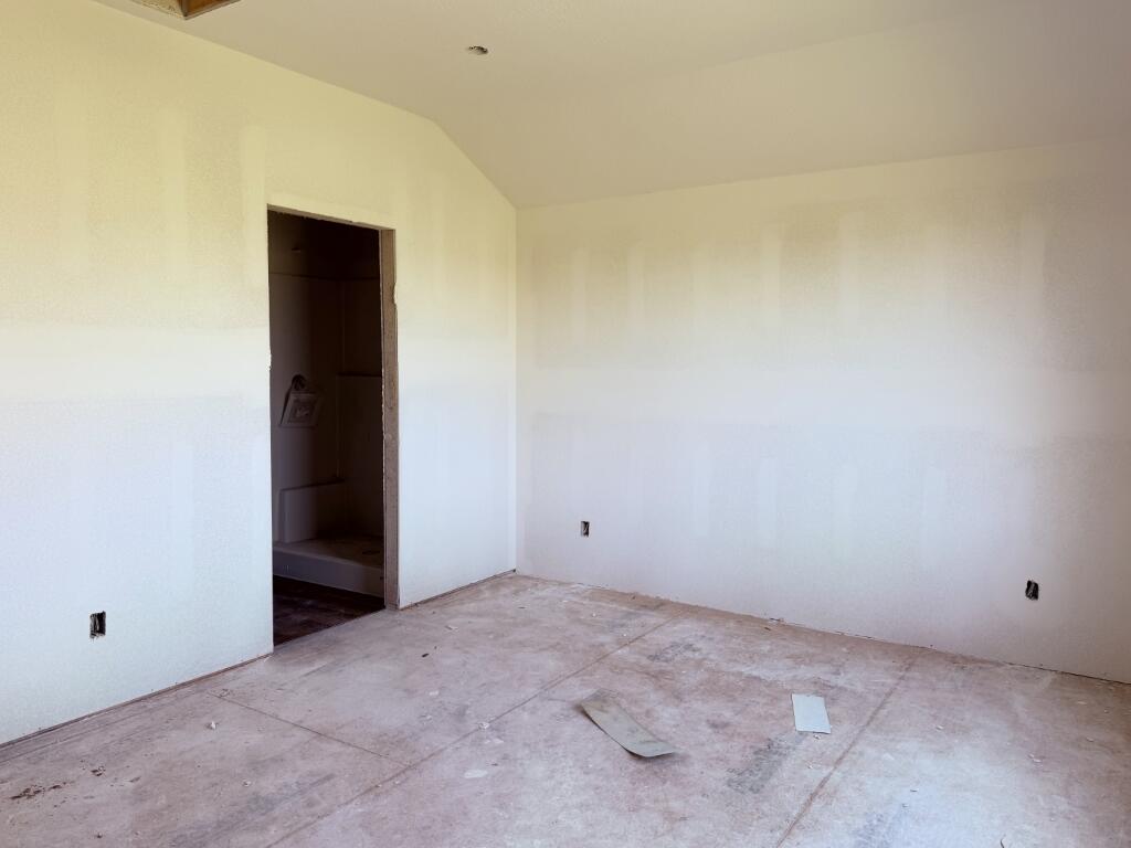 719 West Brook Hollow Road Property Photo 5