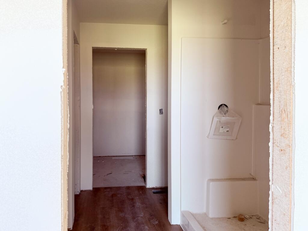 719 West Brook Hollow Road Property Photo 6