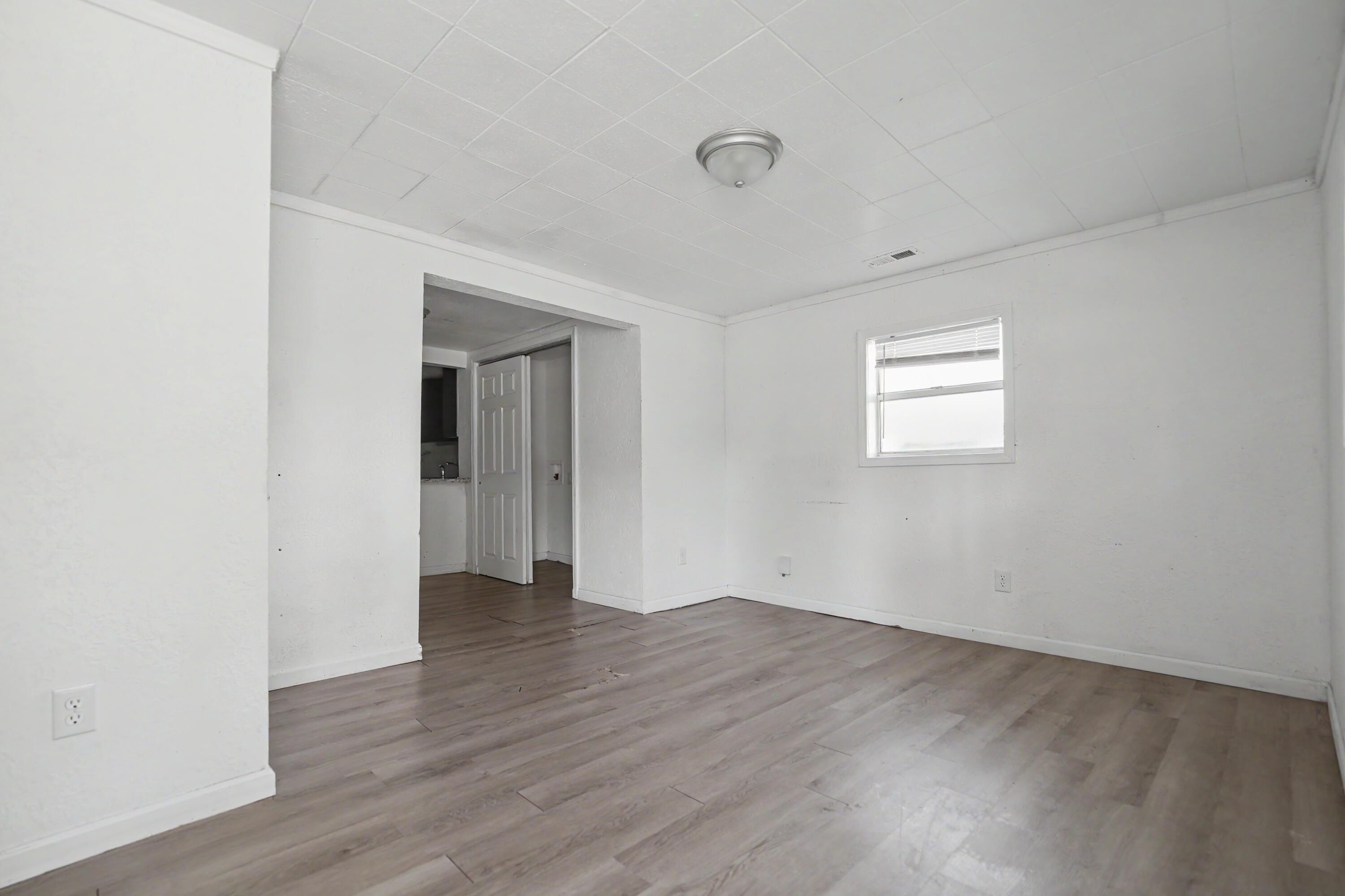 1830 East Monroe Terrace Property Photo 3