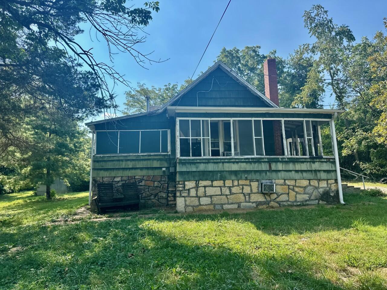 621 Shuttee Street Property Photo 2