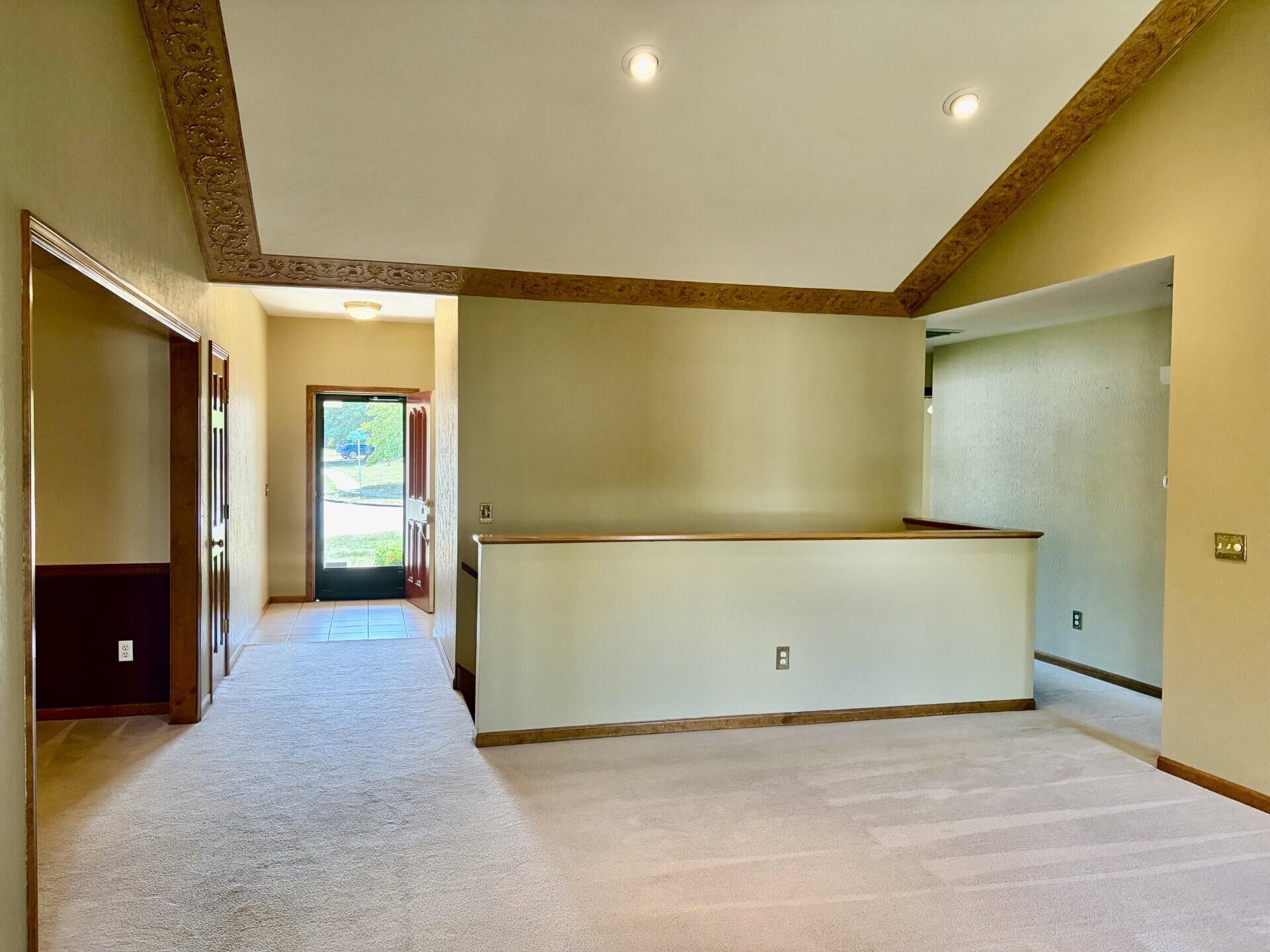 1099 East Nottingham Lane Property Photo 5
