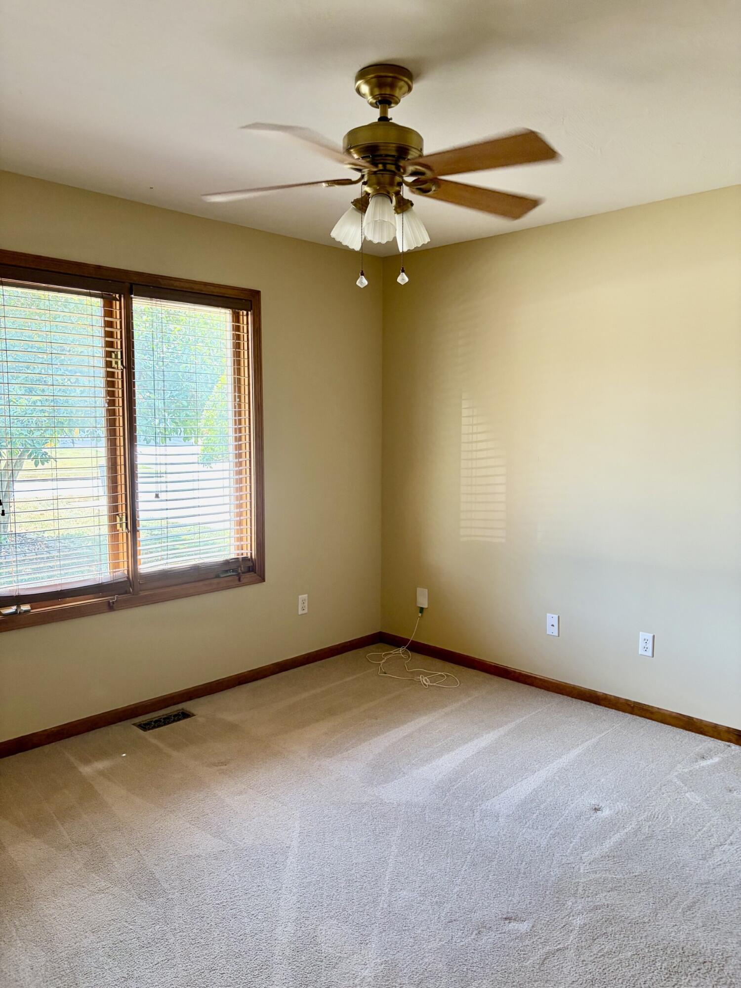 1099 East Nottingham Lane Property Photo 25