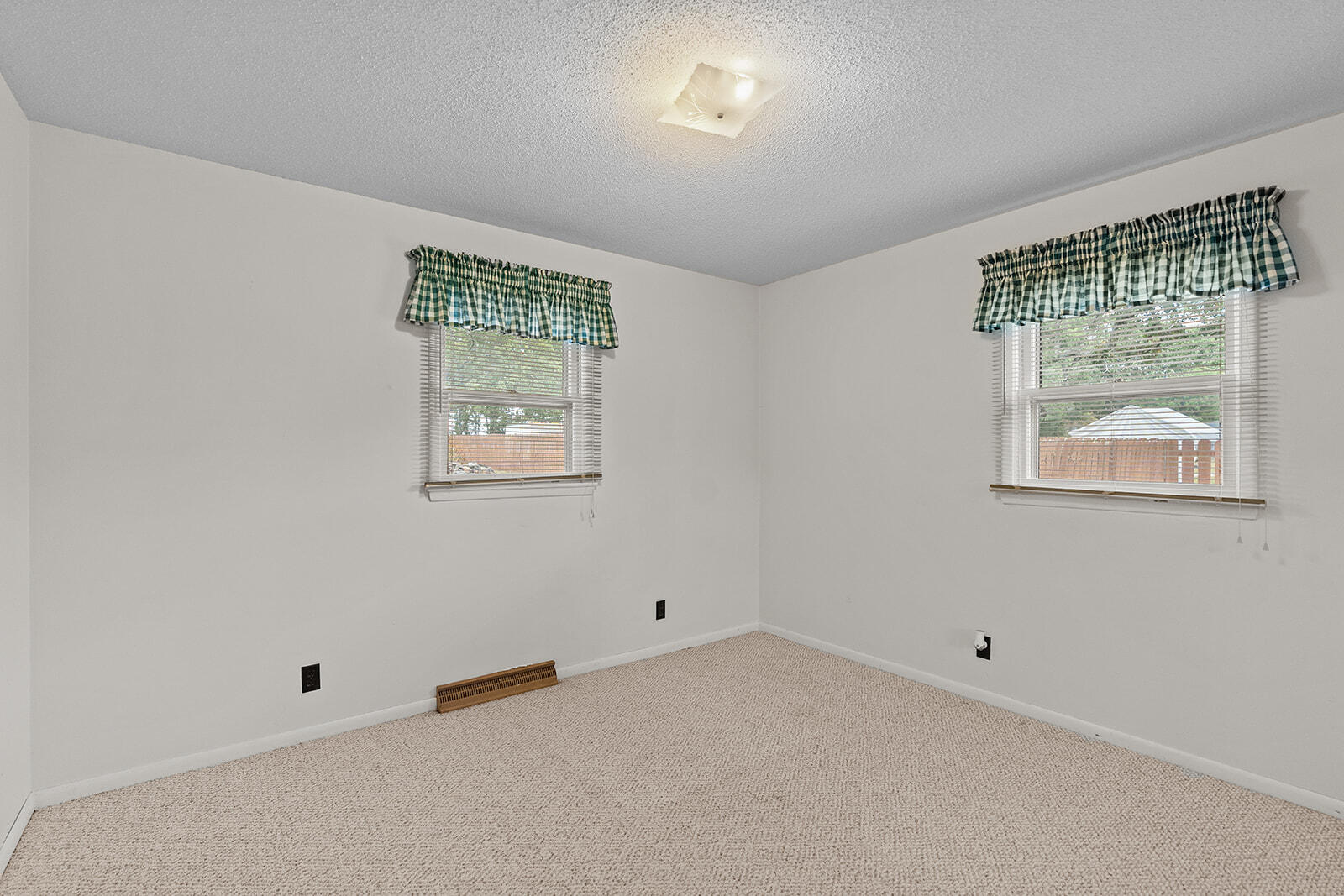 521 East Fremont Road Property Photo 22