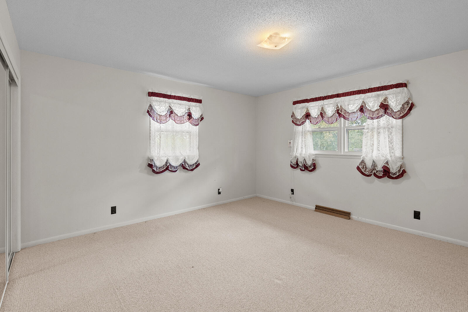 521 East Fremont Road Property Photo 23
