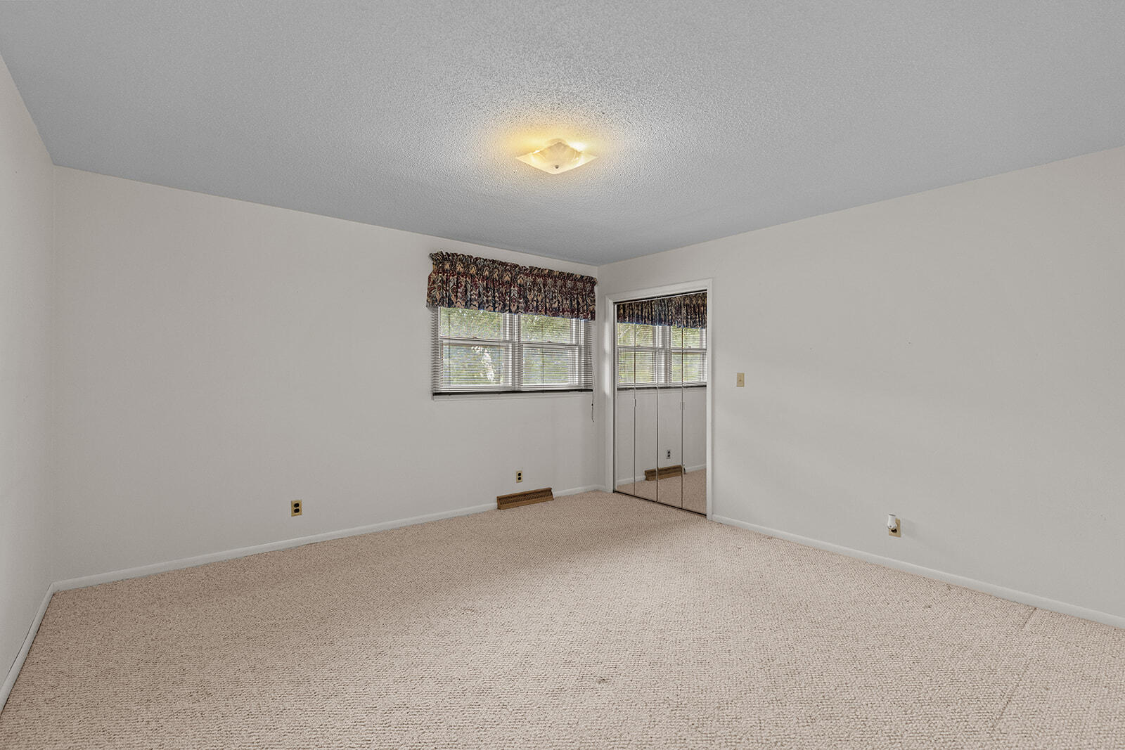 521 East Fremont Road Property Photo 27