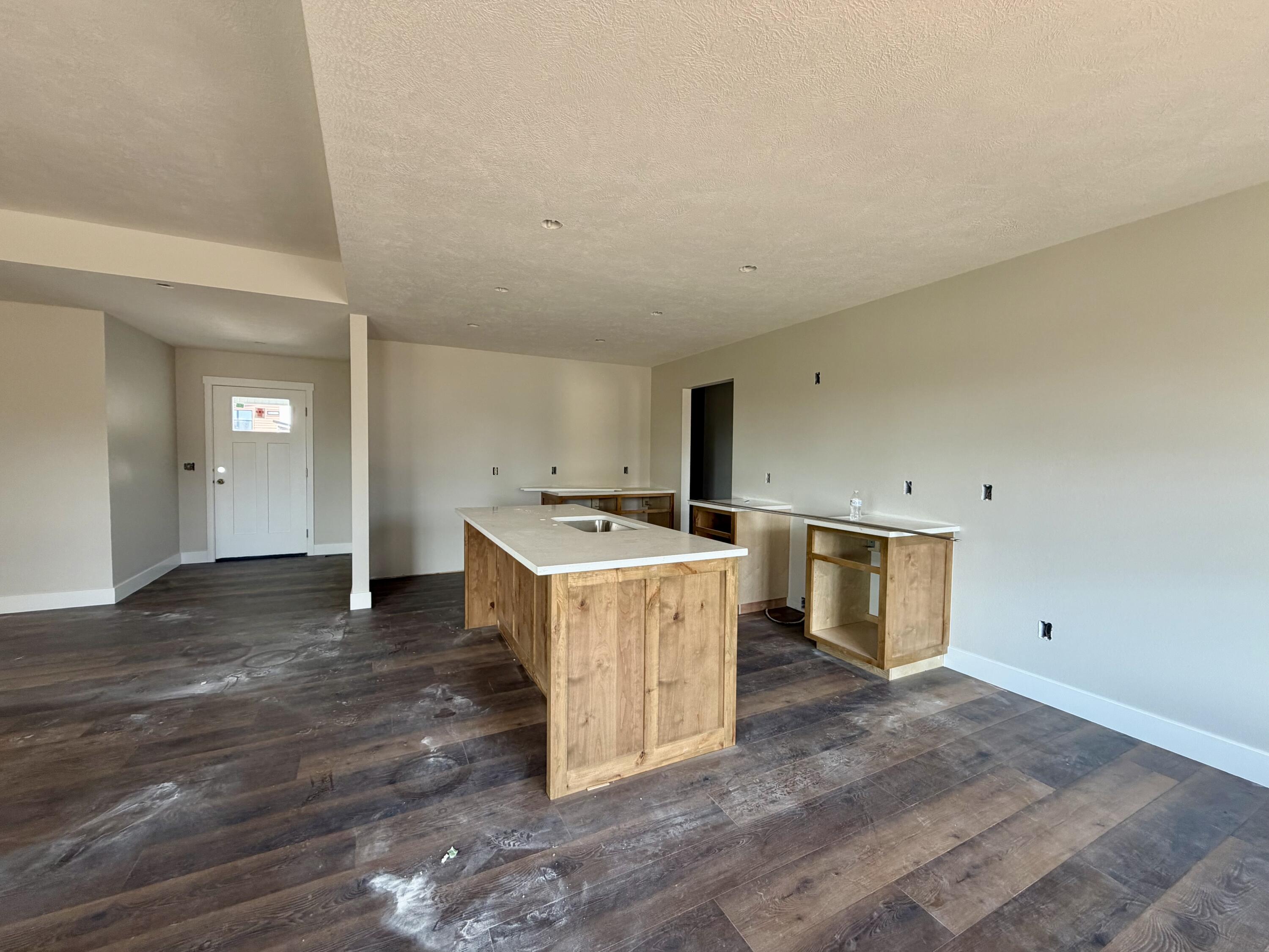 2612 West Pigeon Drive Property Photo 3