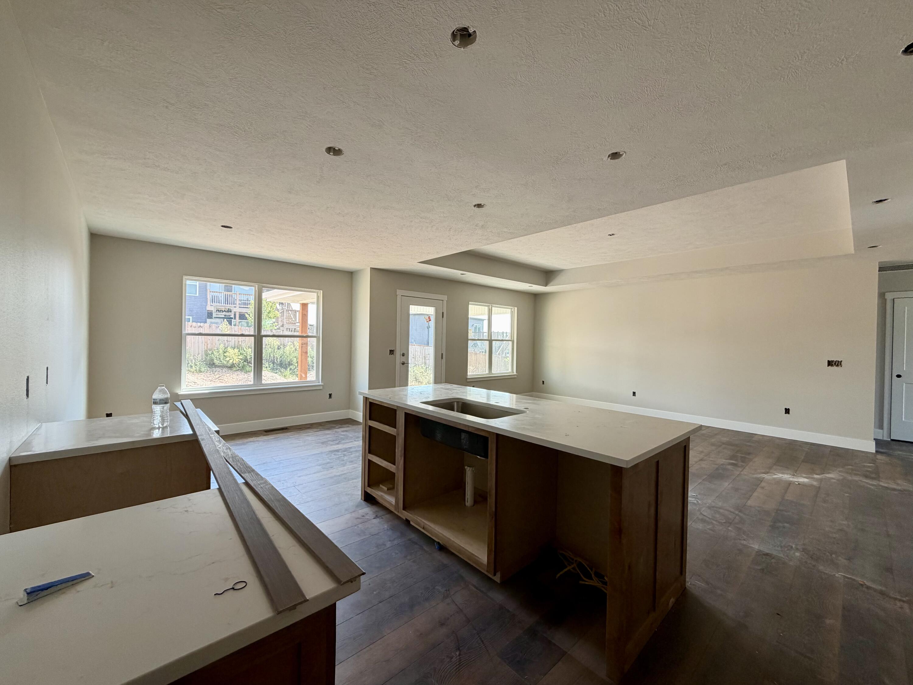 2612 West Pigeon Drive Property Photo 4