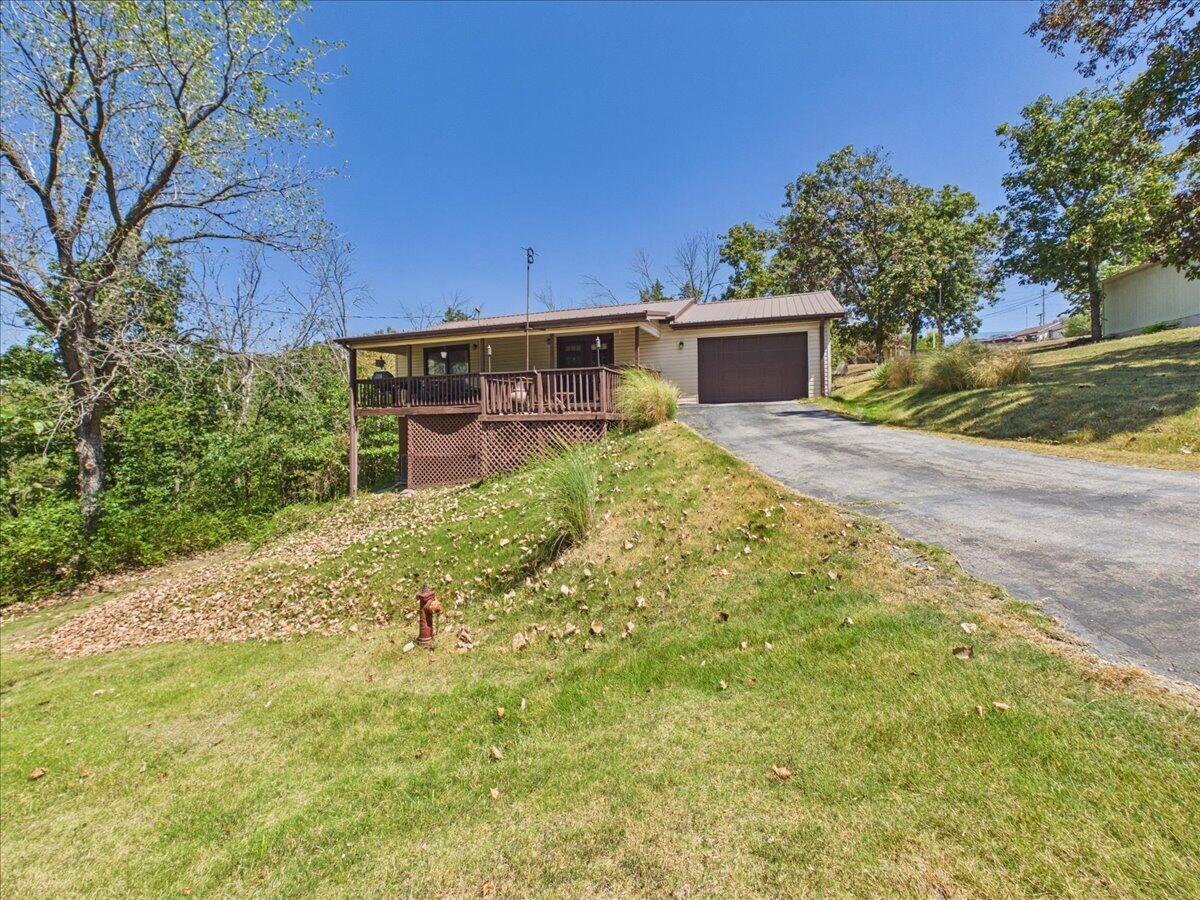 21420 Edge Water Lane Property Photo 4