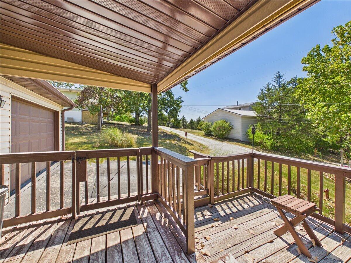 21420 Edge Water Lane Property Photo 16