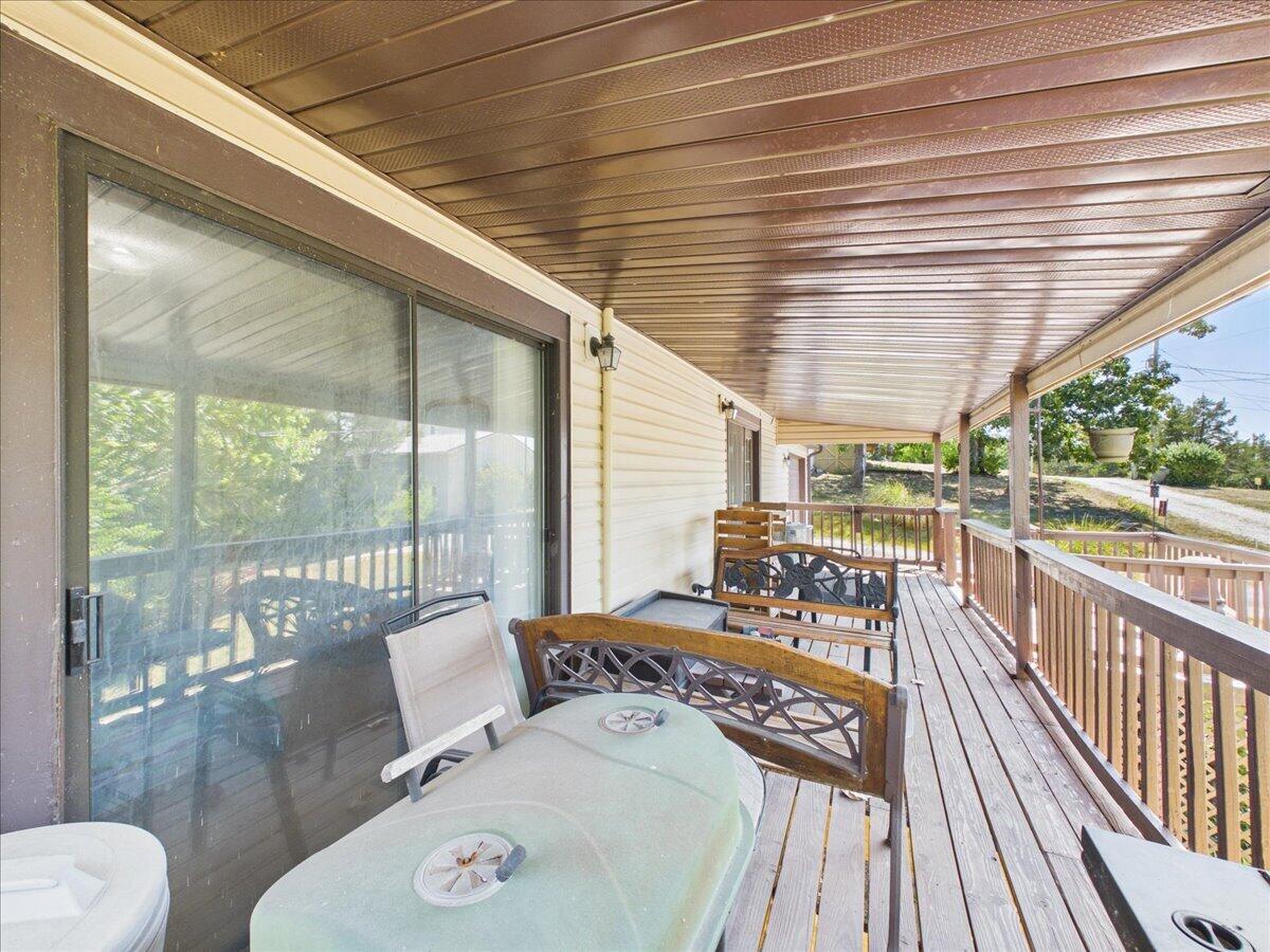 21420 Edge Water Lane Property Photo 18