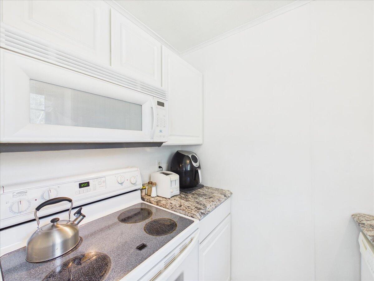 21420 Edge Water Lane Property Photo 39