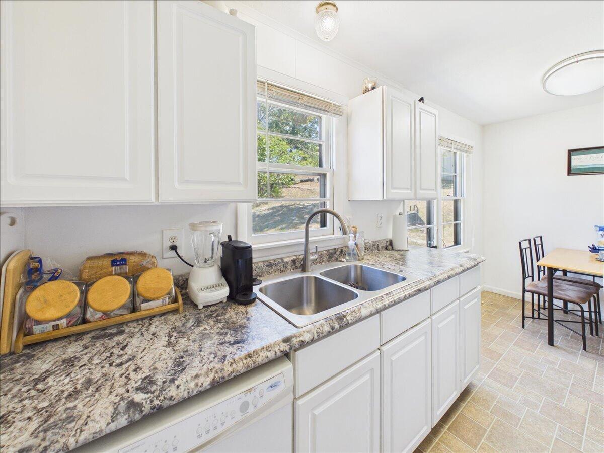 21420 Edge Water Lane Property Photo 40