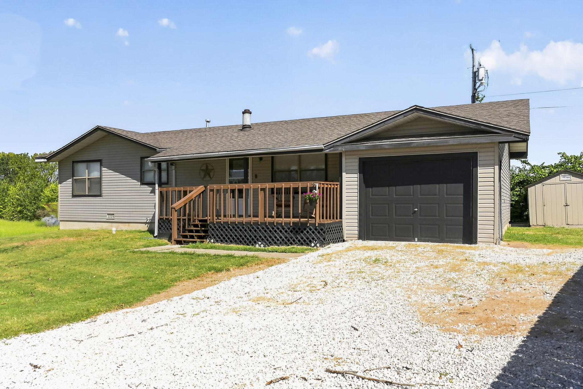 813 Kentucky Road Property Photo 2