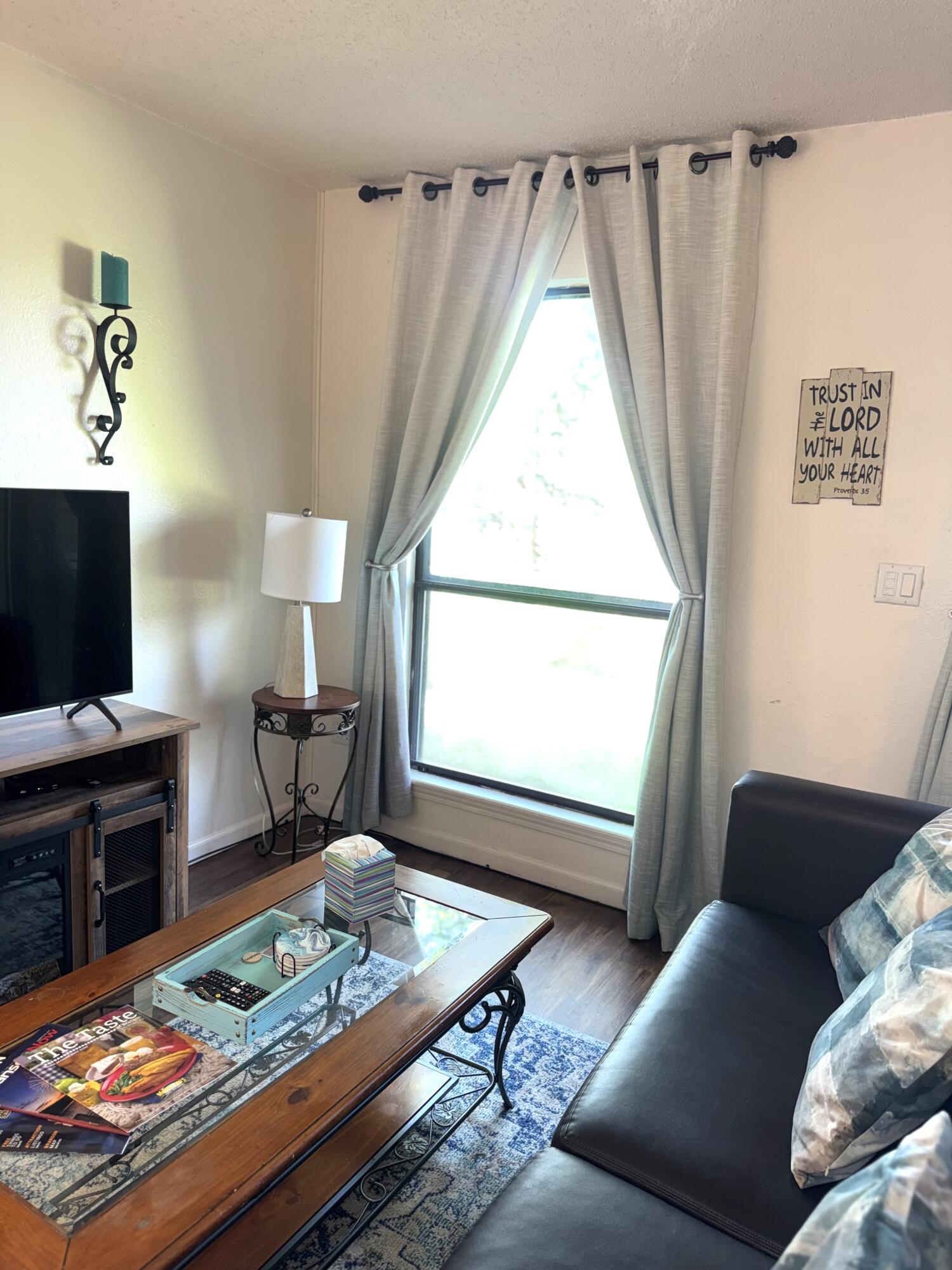 60332951 Property Photo 40