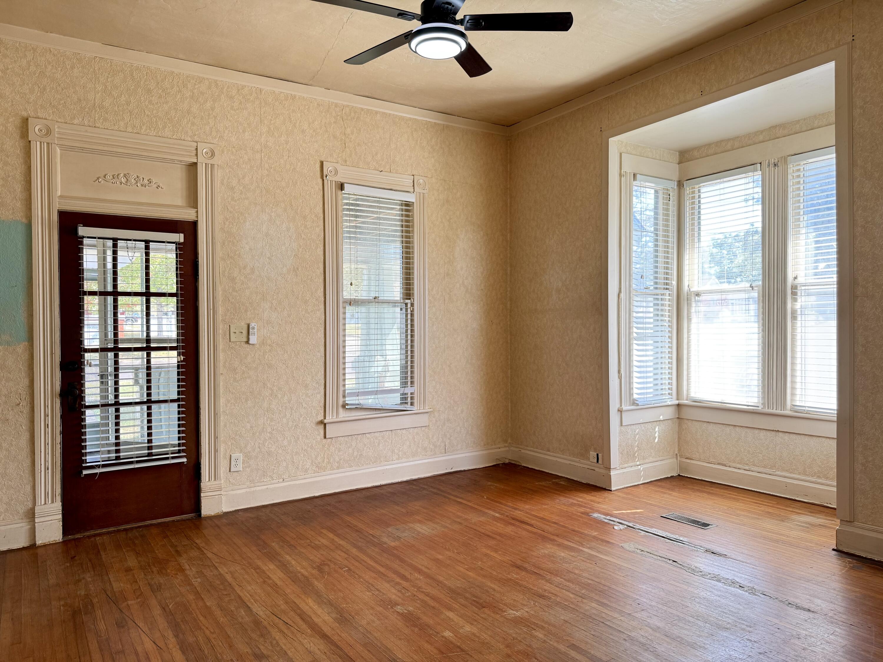 600 4th Street Property Photo 2