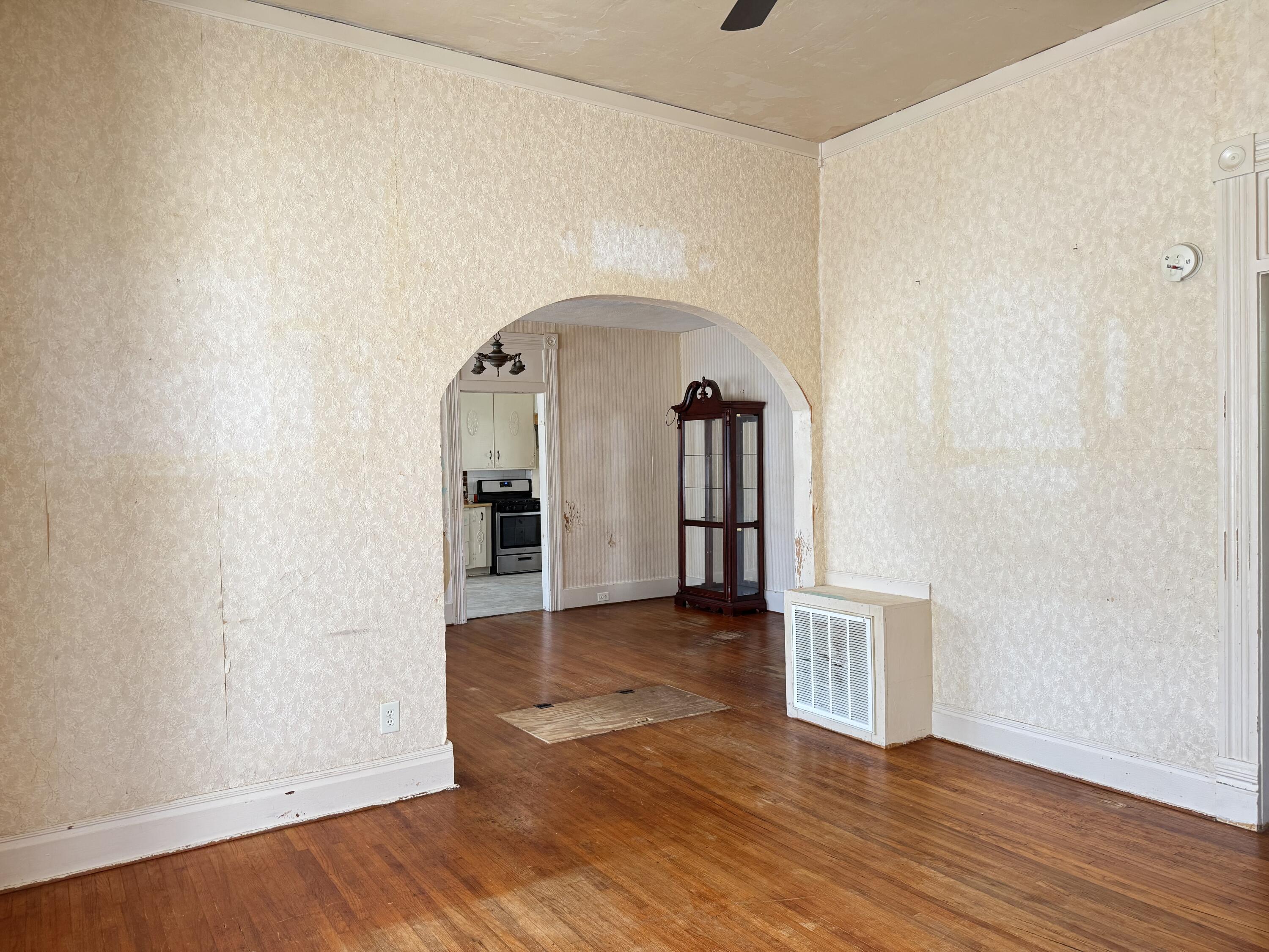 600 4th Street Property Photo 3