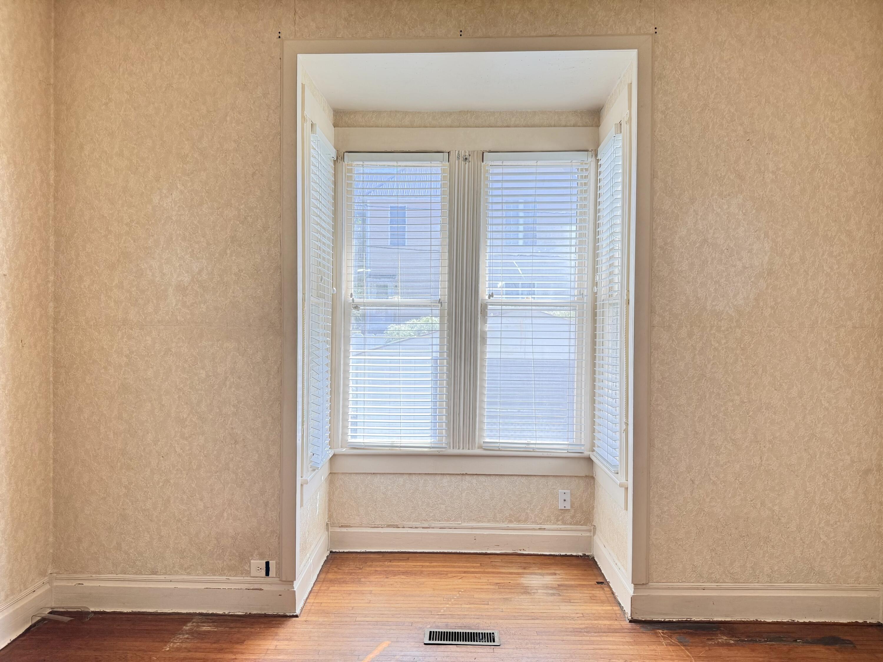 600 4th Street Property Photo 4