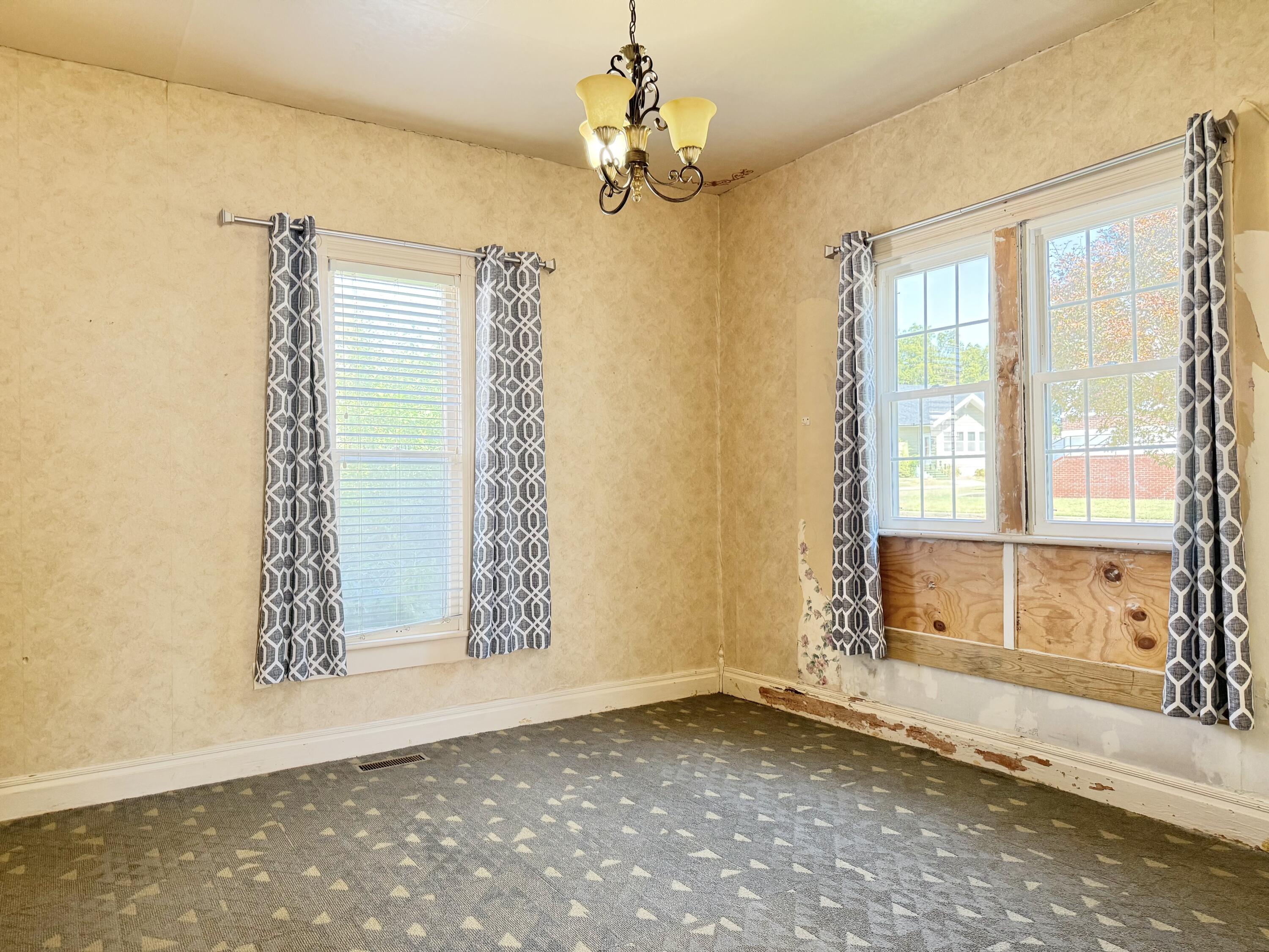 600 4th Street Property Photo 6