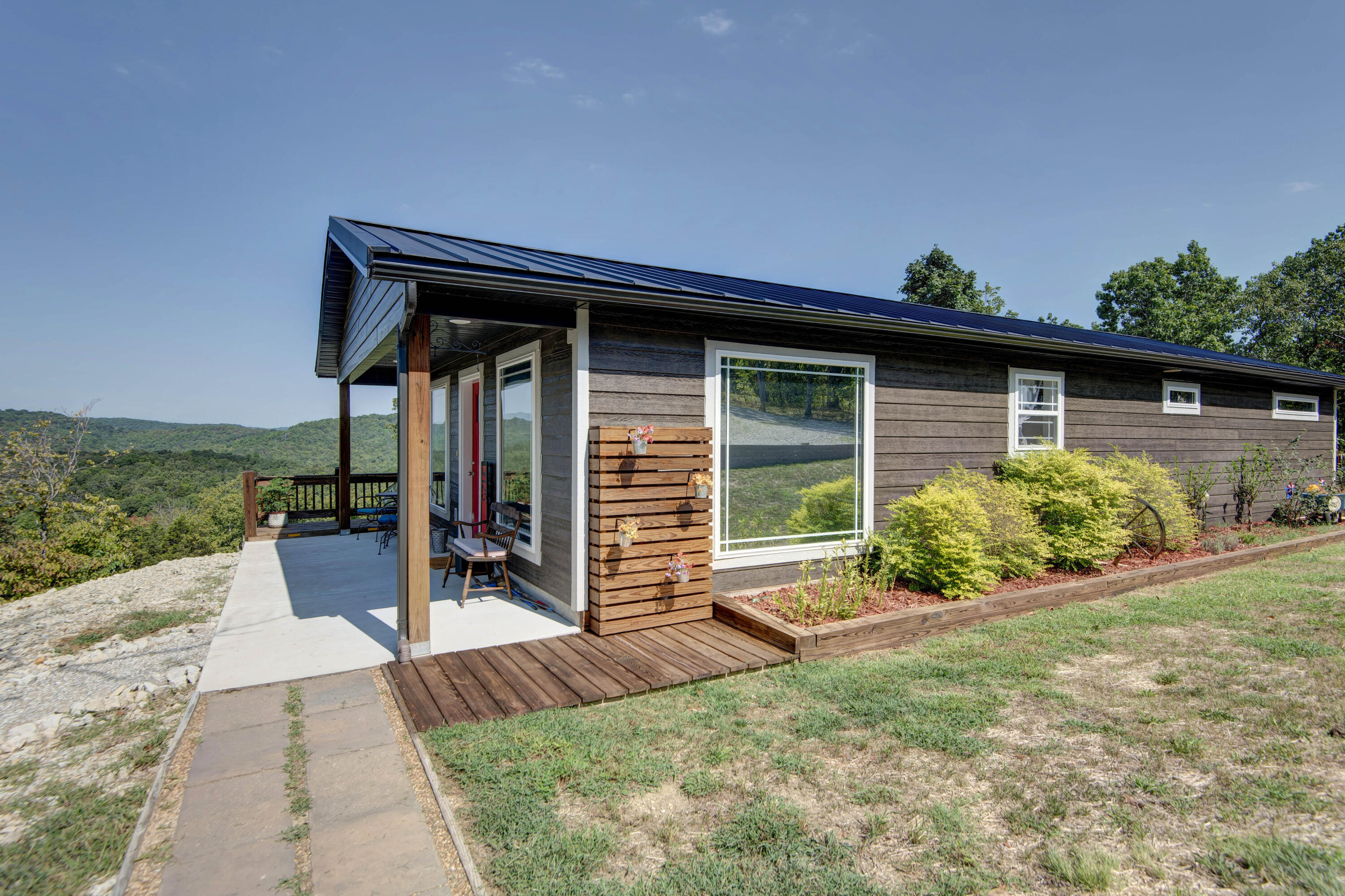 3425 Pine Top Road Property Photo 2