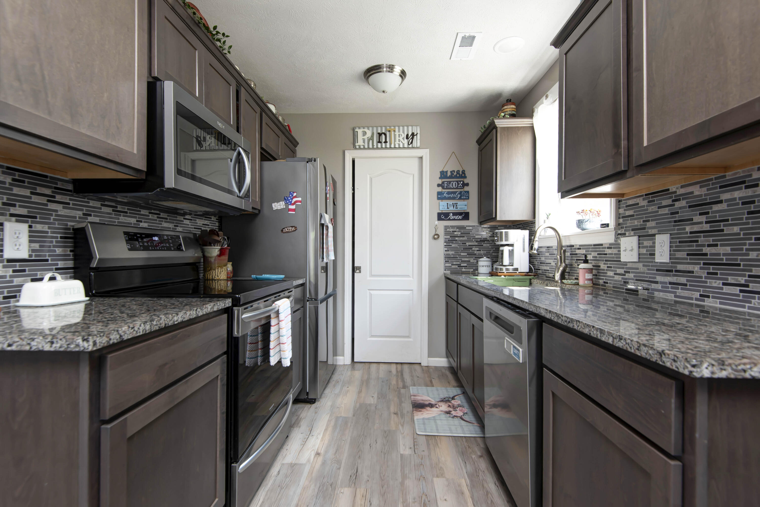 3425 Pine Top Road Property Photo 6