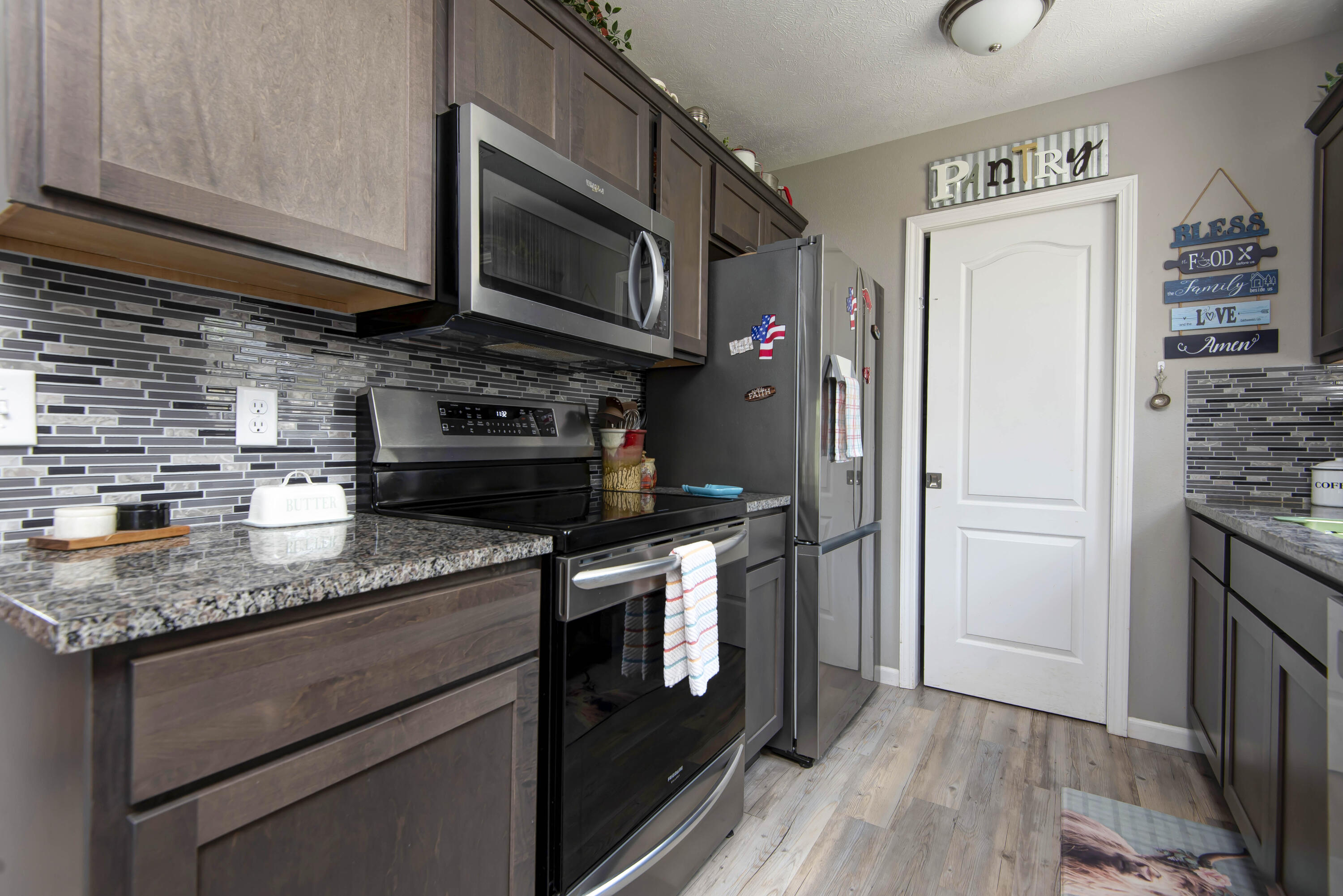 3425 Pine Top Road Property Photo 7
