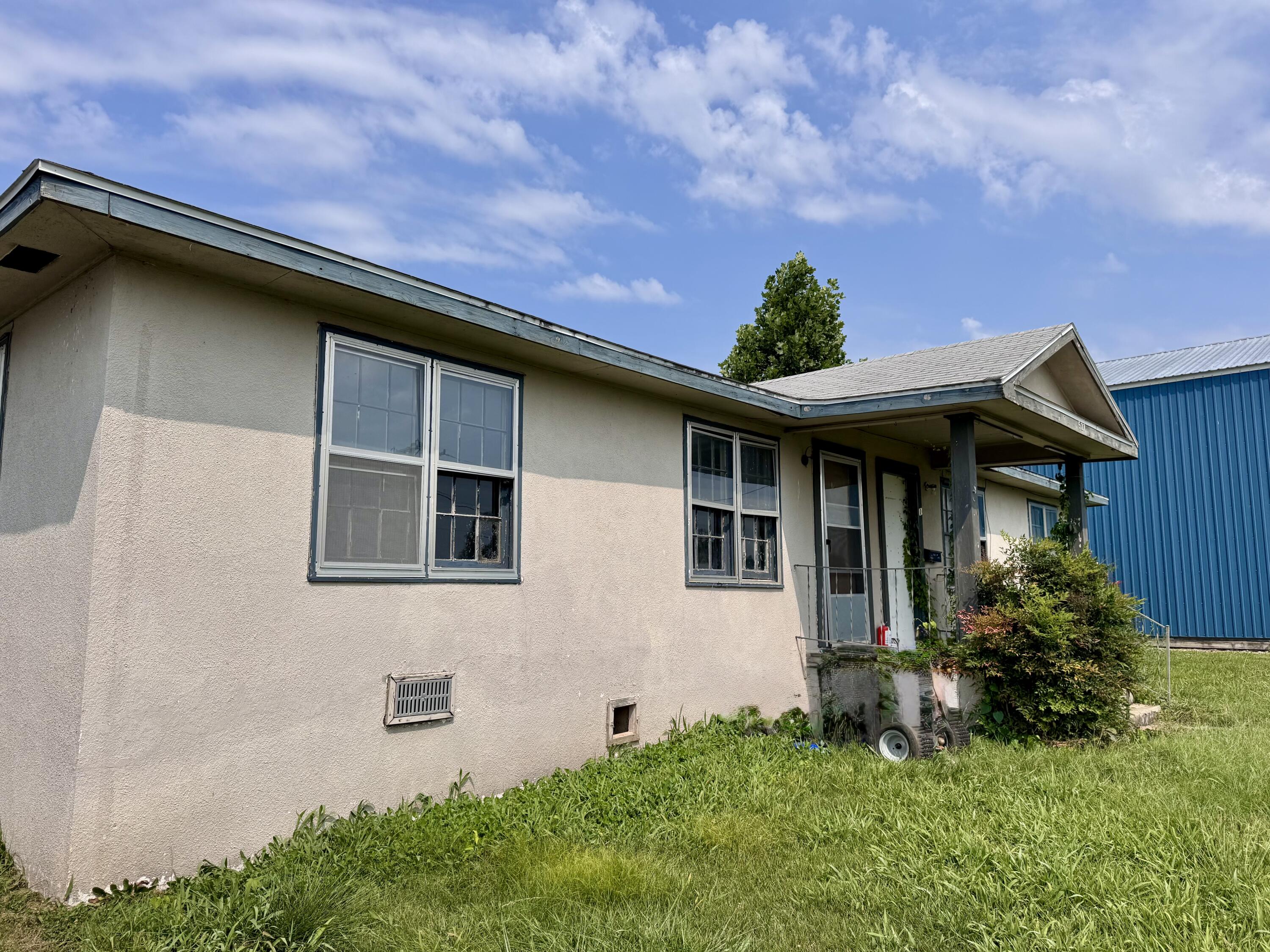 527 Spruce Street A-b-c Property Photo 3