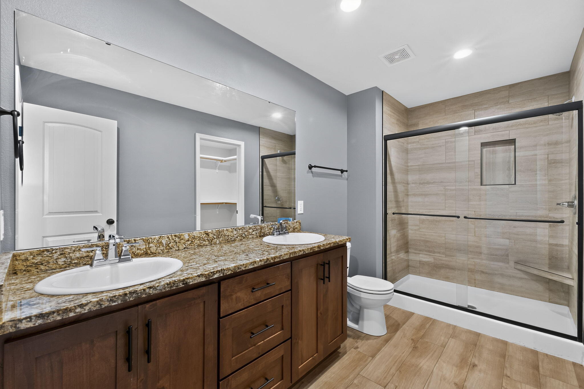 1481 North Lyon Avenue Property Photo 17