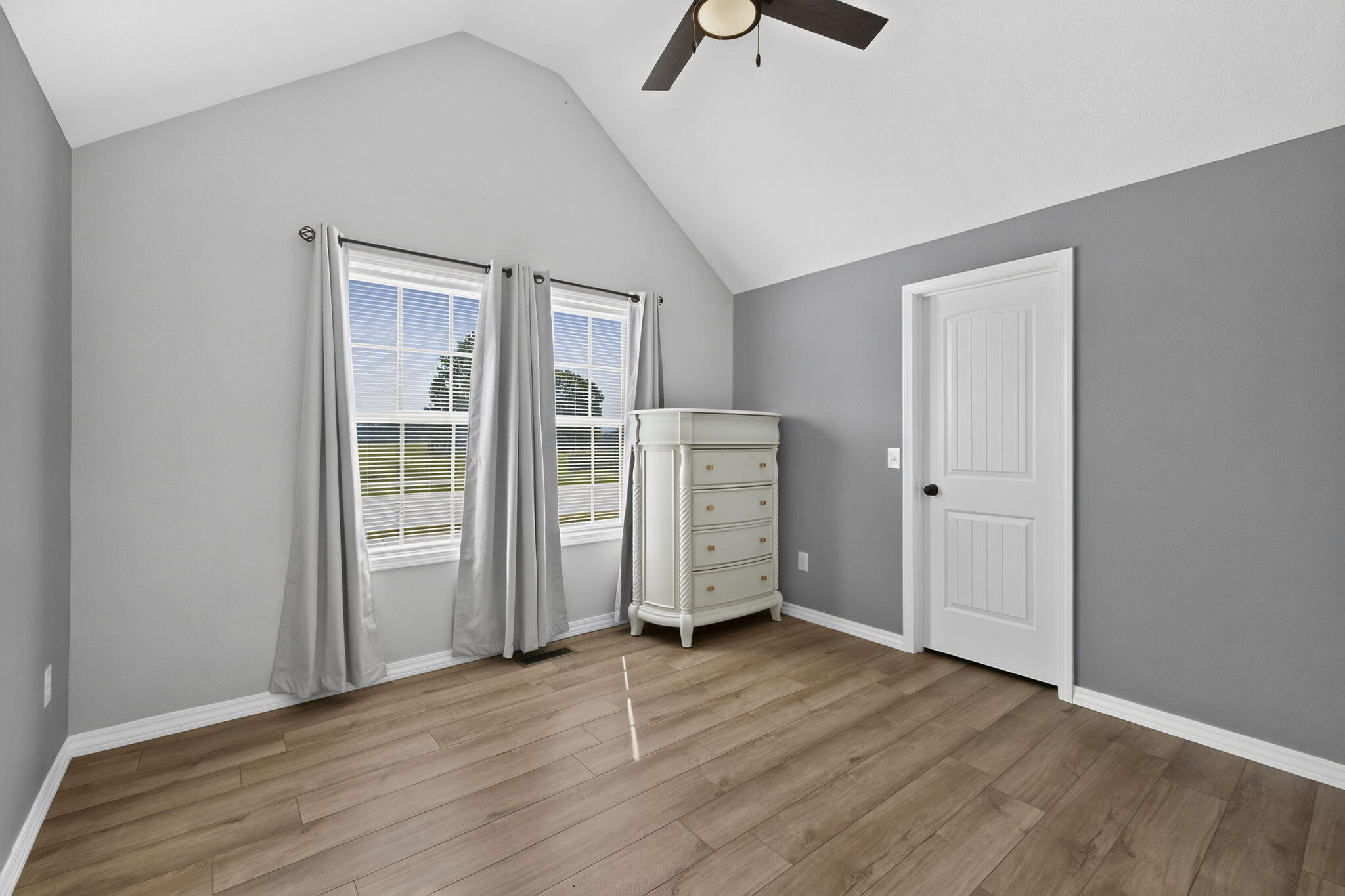 1481 North Lyon Avenue Property Photo 21