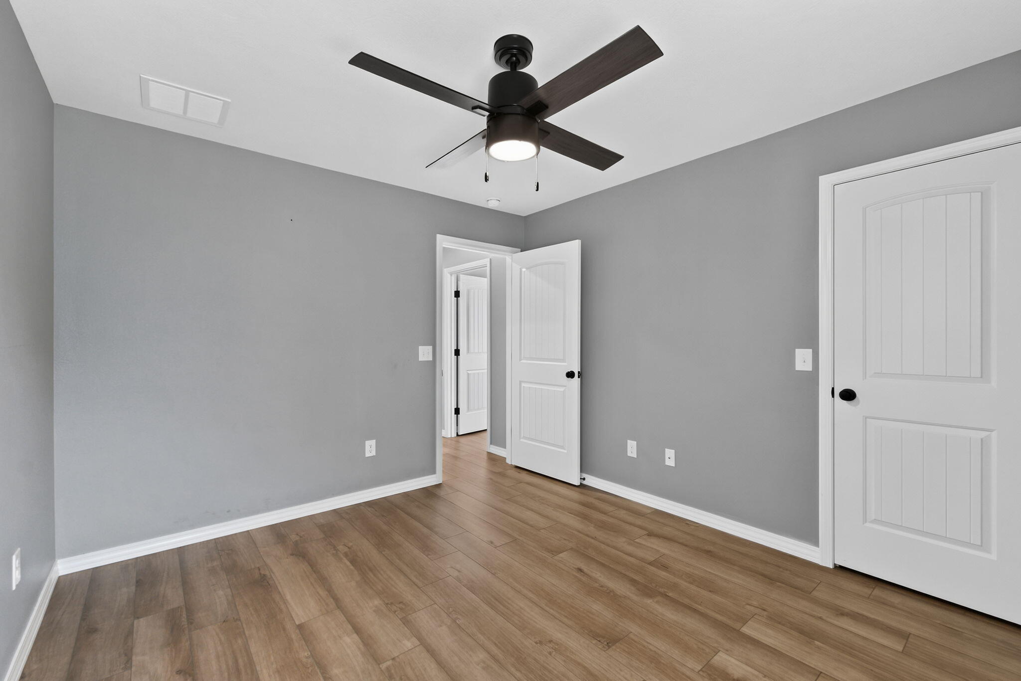 1481 North Lyon Avenue Property Photo 24